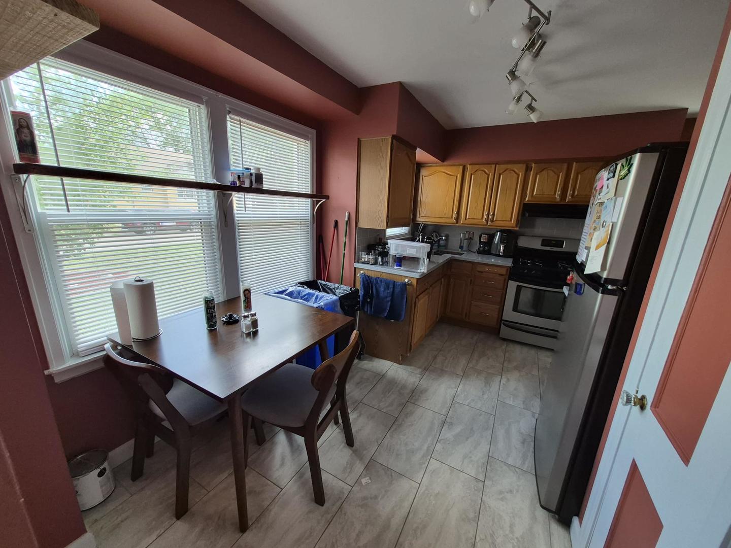 2411 29 Street Property Photo 10