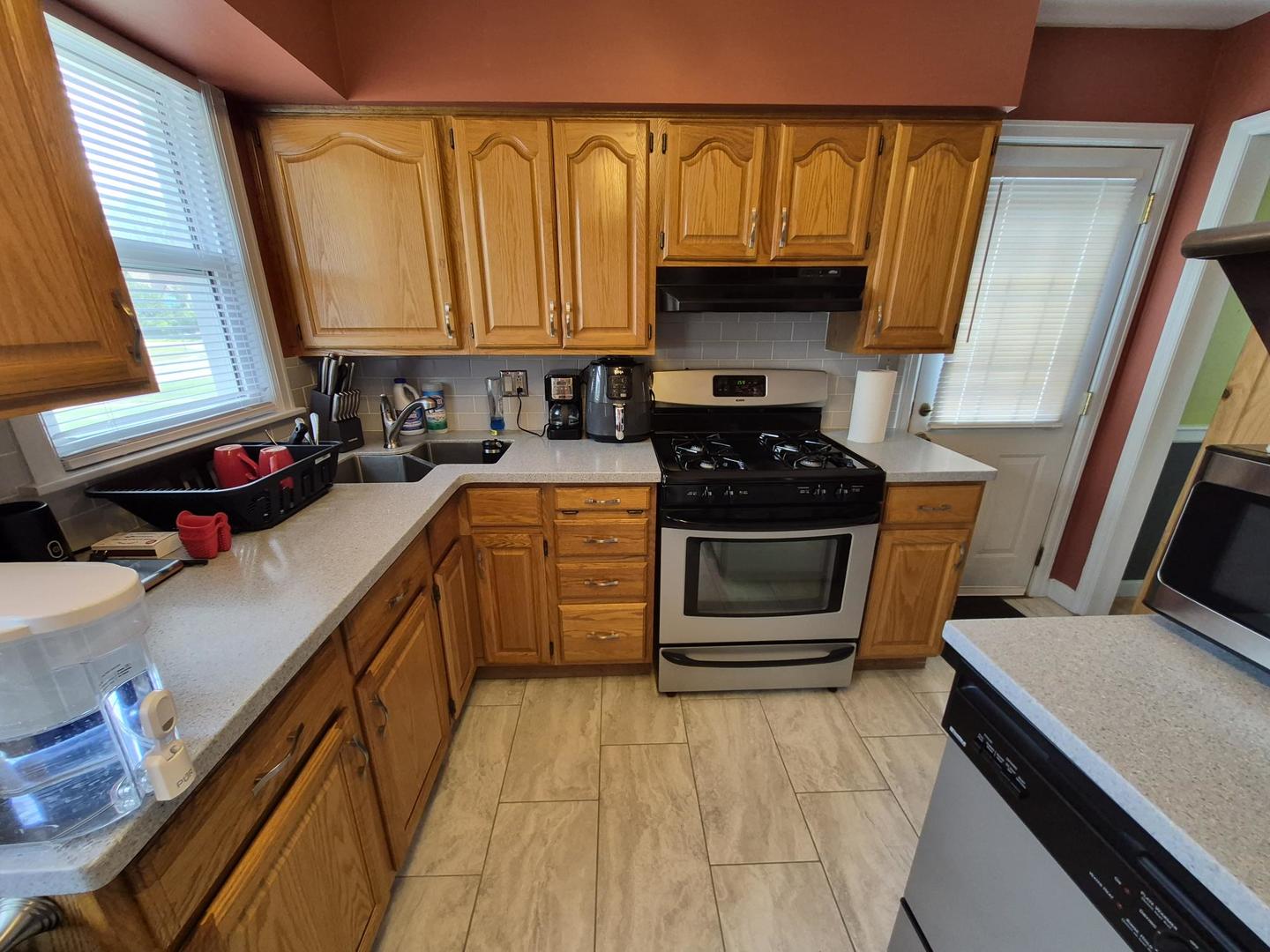 2411 29 Street Property Photo 12