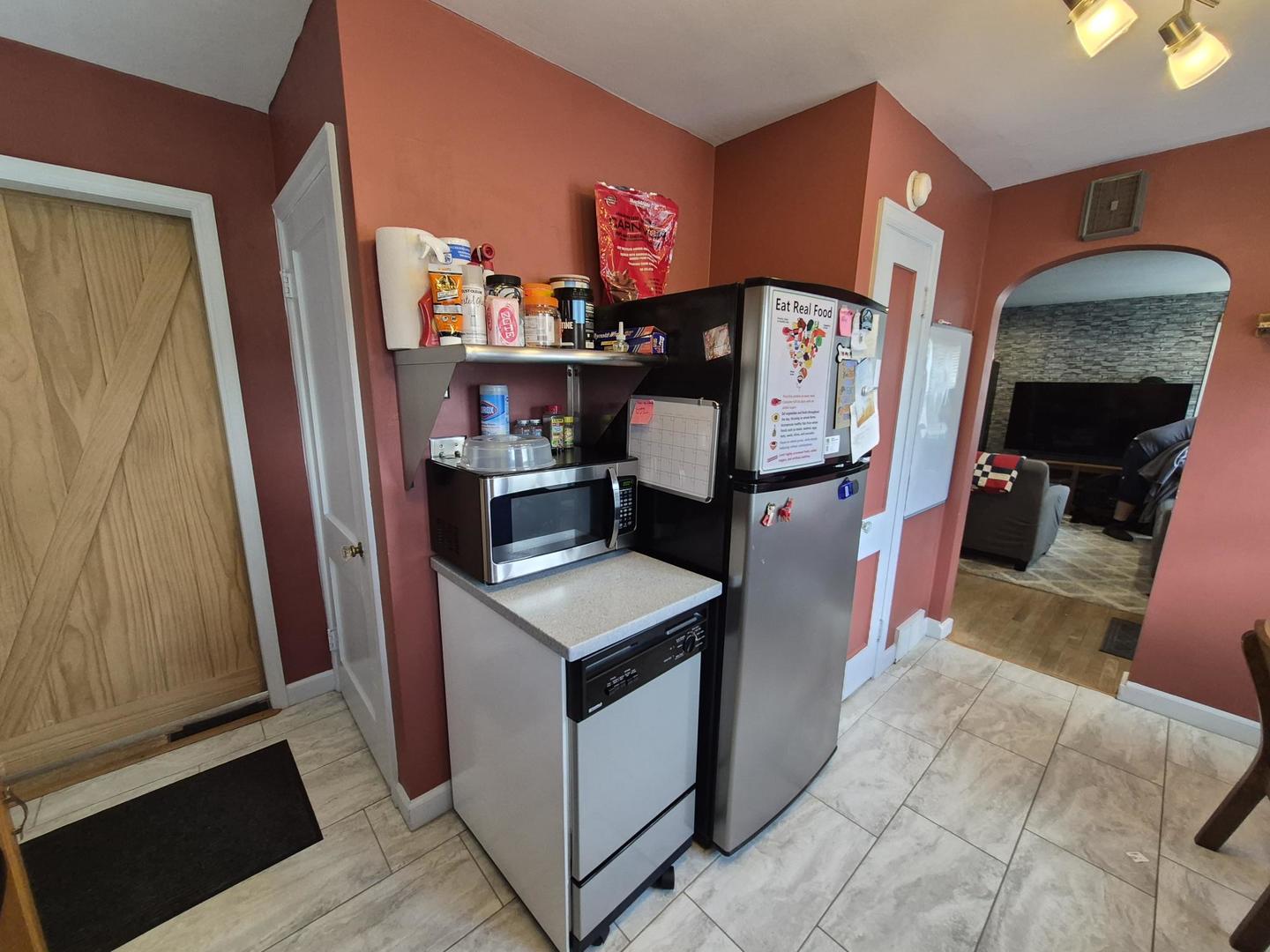 2411 29 Street Property Photo 13