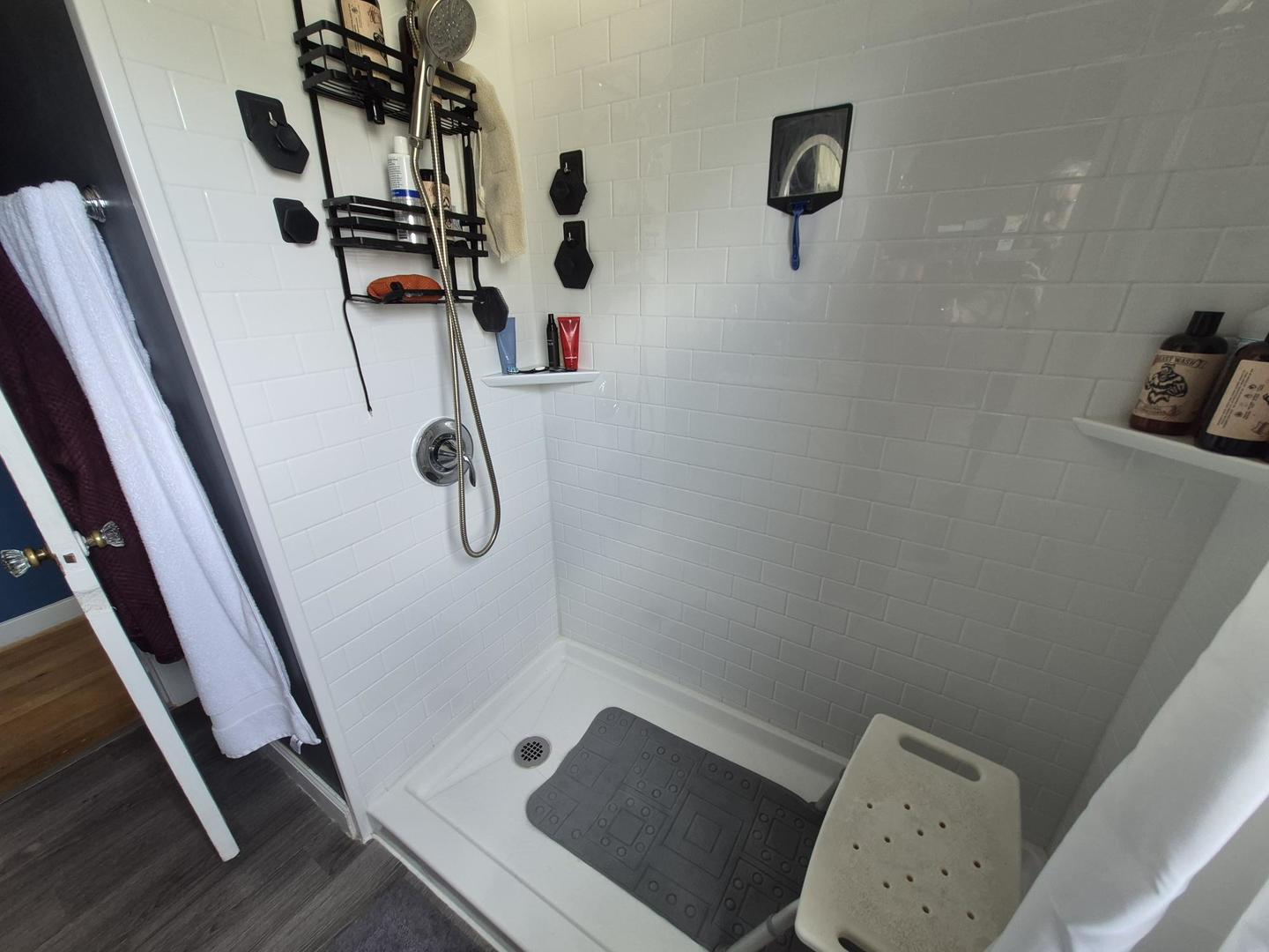2411 29 Street Property Photo 18
