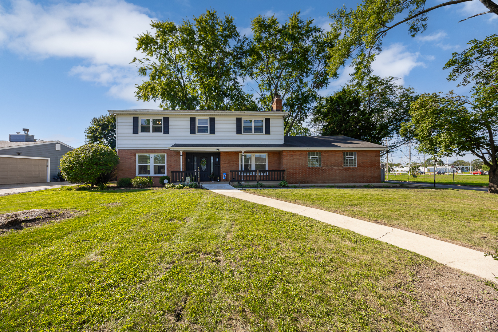 1914 W Acres Road Property Photo 3