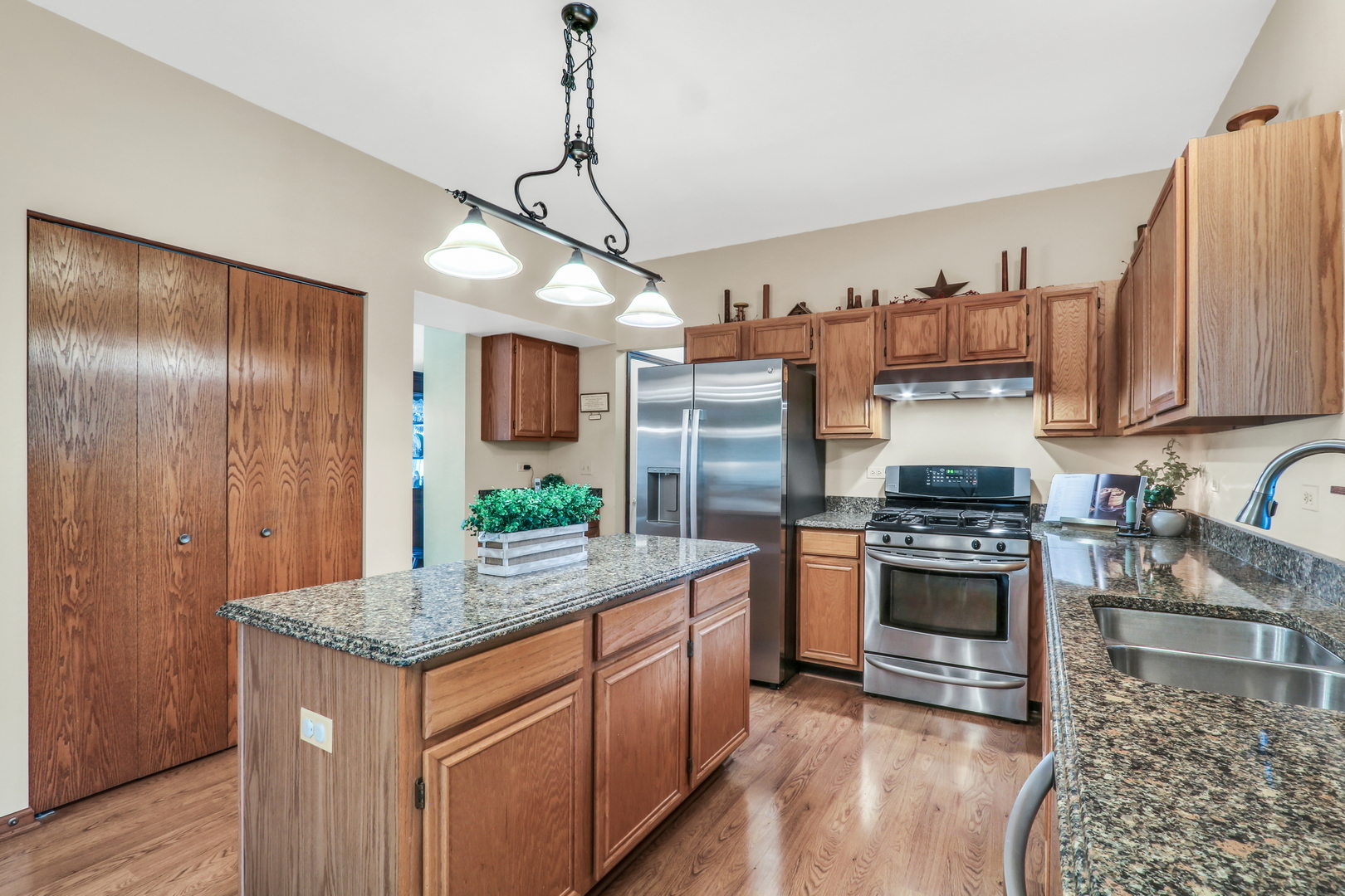 2543 Acorn Drive Property Photo 3