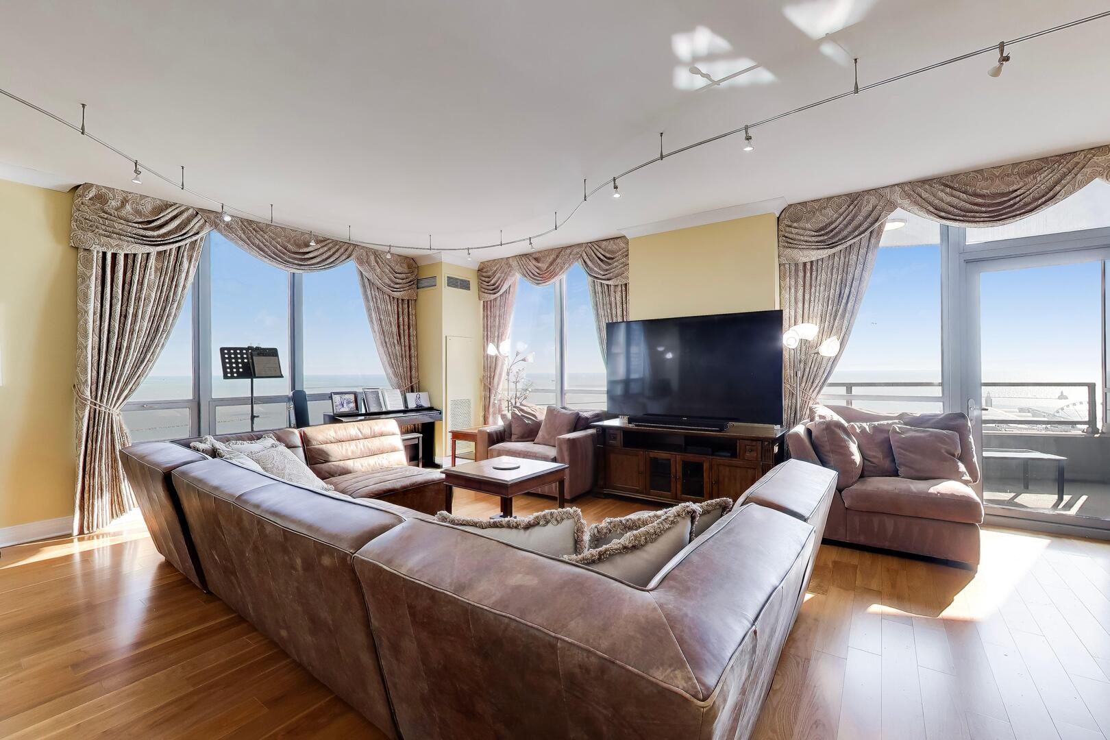600 N Lake Shore Drive 3011 Property Photo 7