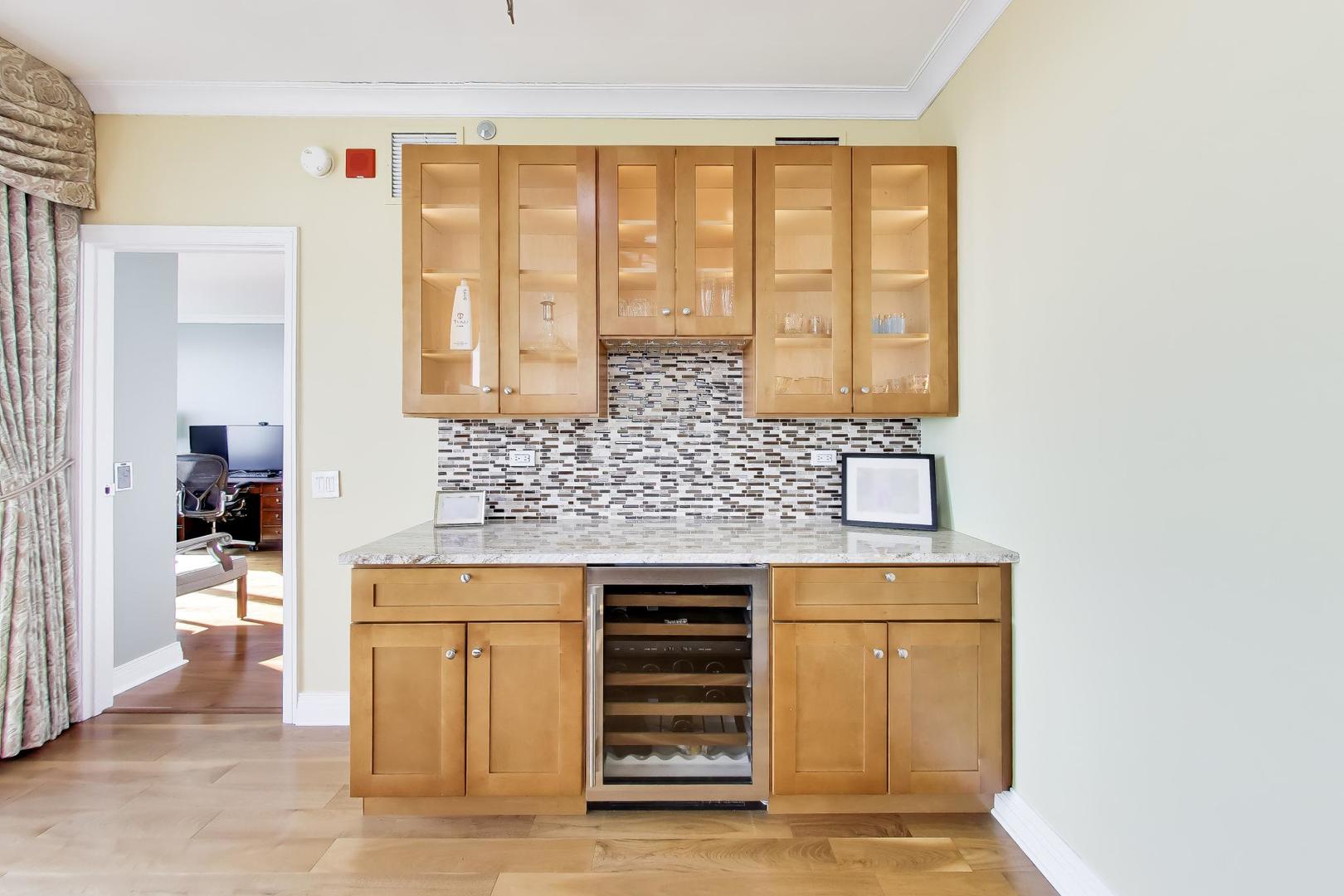 600 N Lake Shore Drive 3011 Property Photo 10