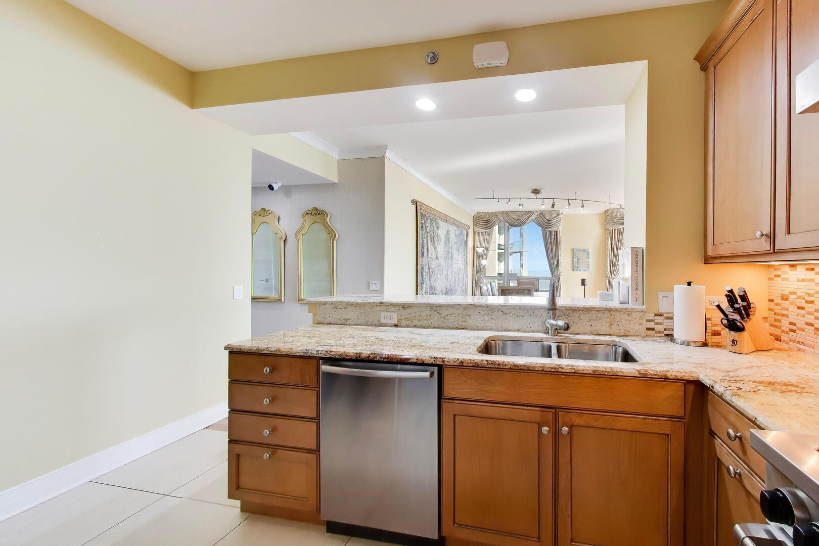 600 N Lake Shore Drive 3011 Property Photo 16