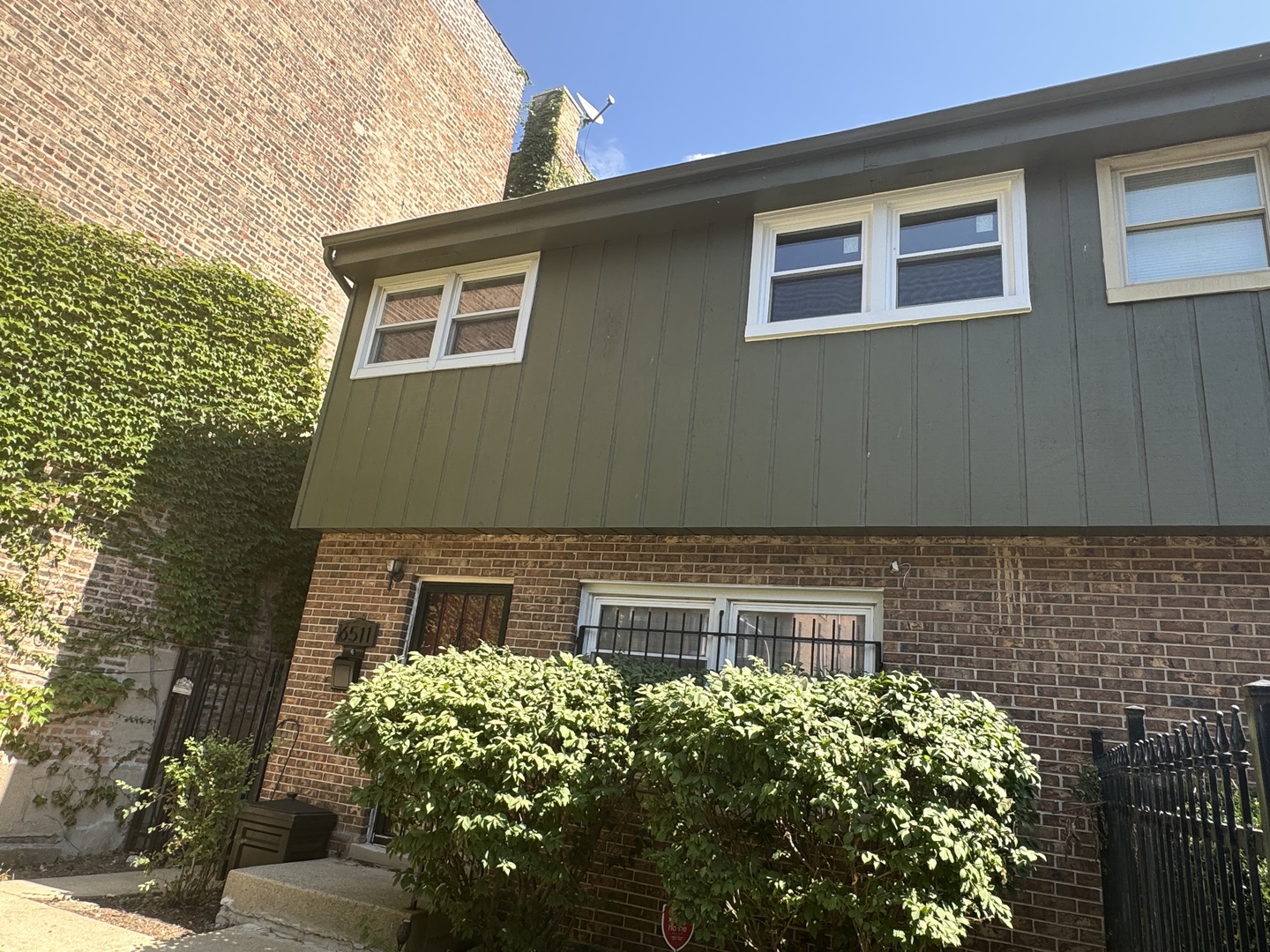 6511 S Ellis Avenue Property Photo 1