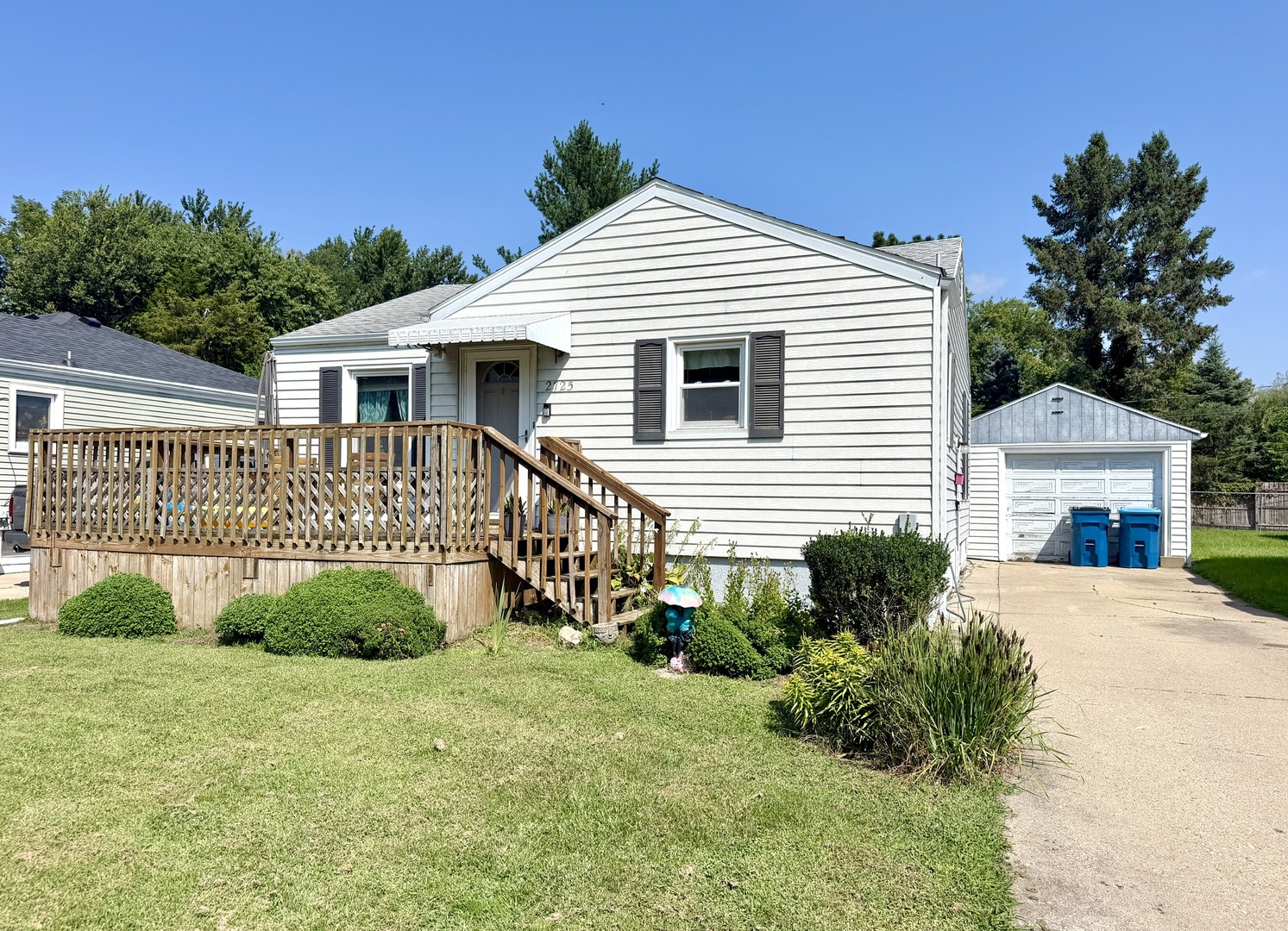 2725 2nd Street Property Photo 1