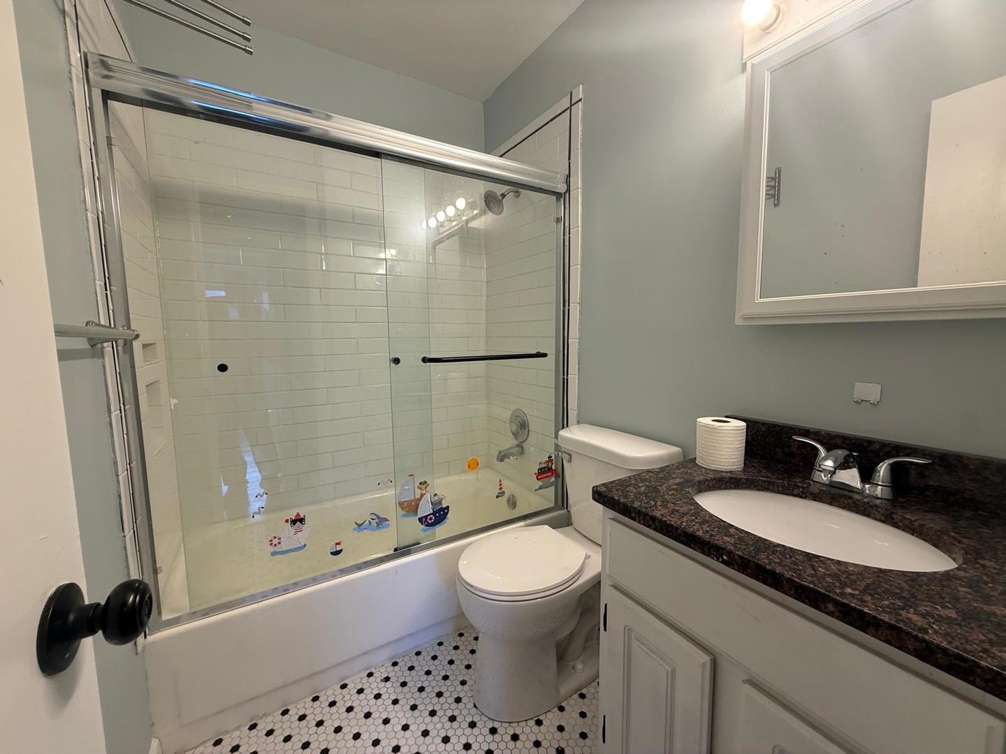 1305 Kingsbury Drive E Property Photo 11