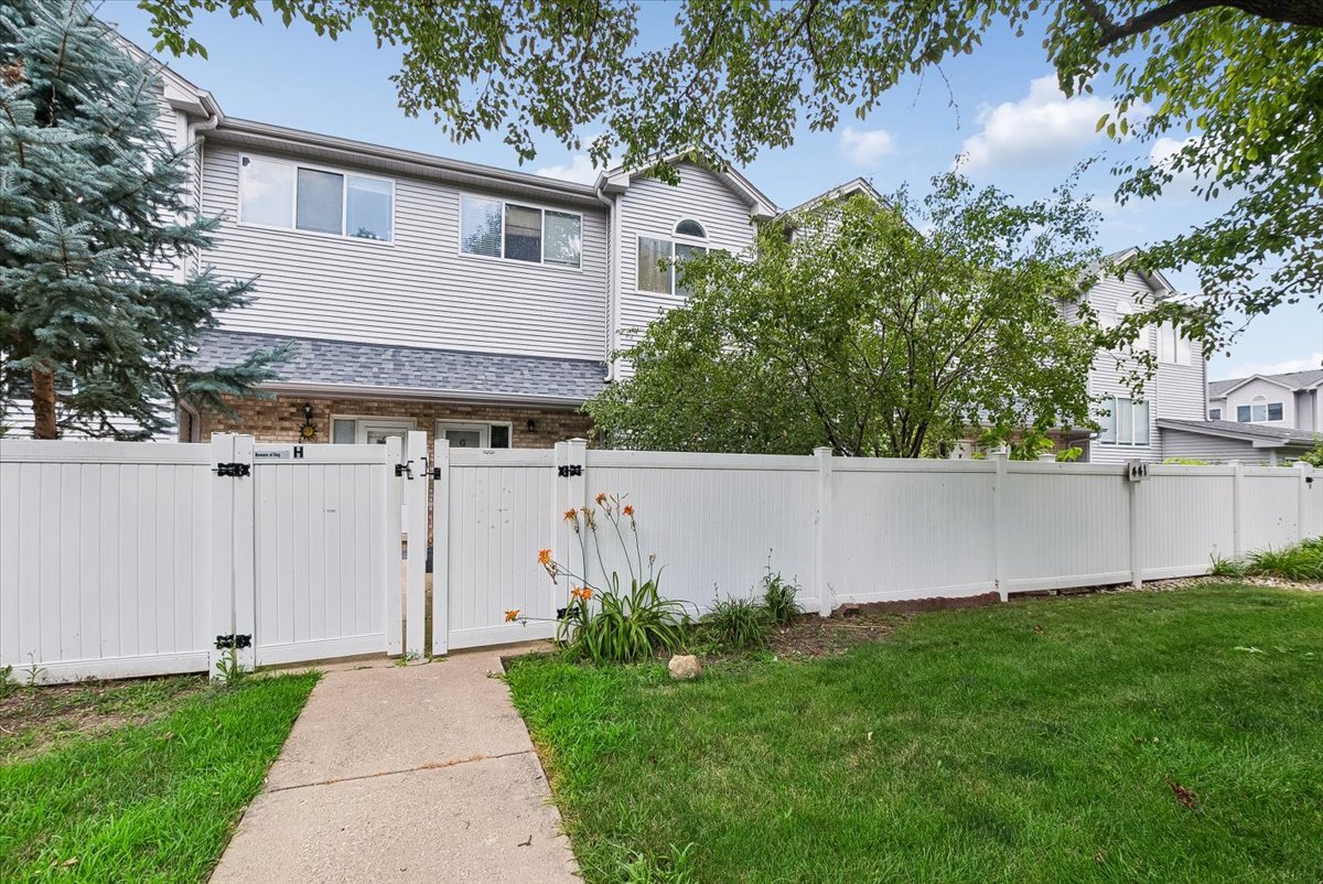 441 Park Ridge Lane G Property Photo 1