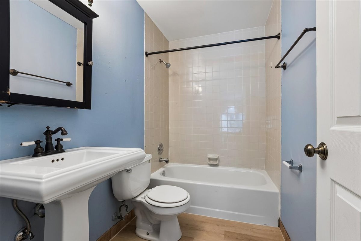 441 Park Ridge Lane G Property Photo 8