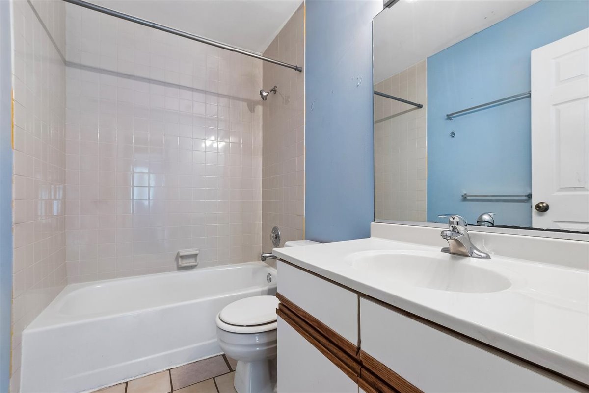 441 Park Ridge Lane G Property Photo 9