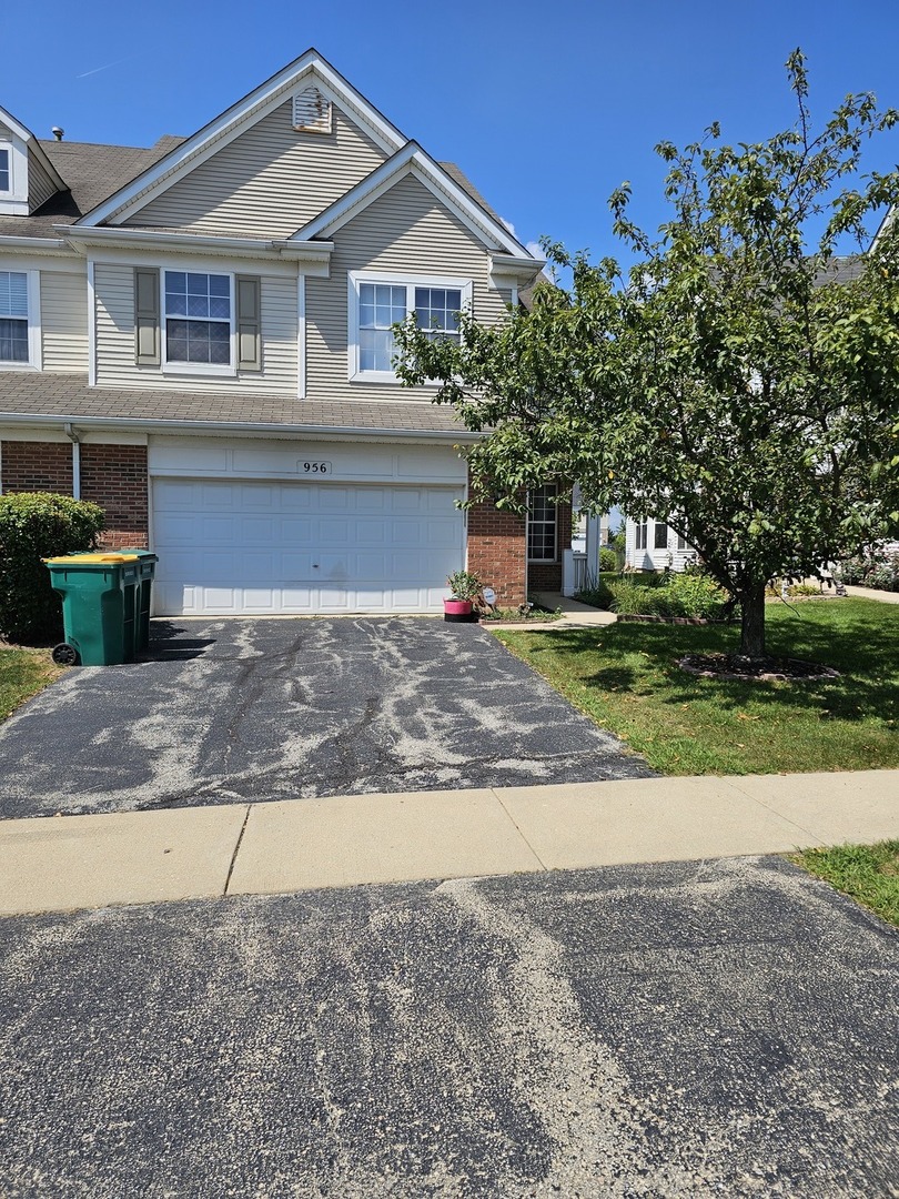 956 Bluebell Circle Property Photo 1
