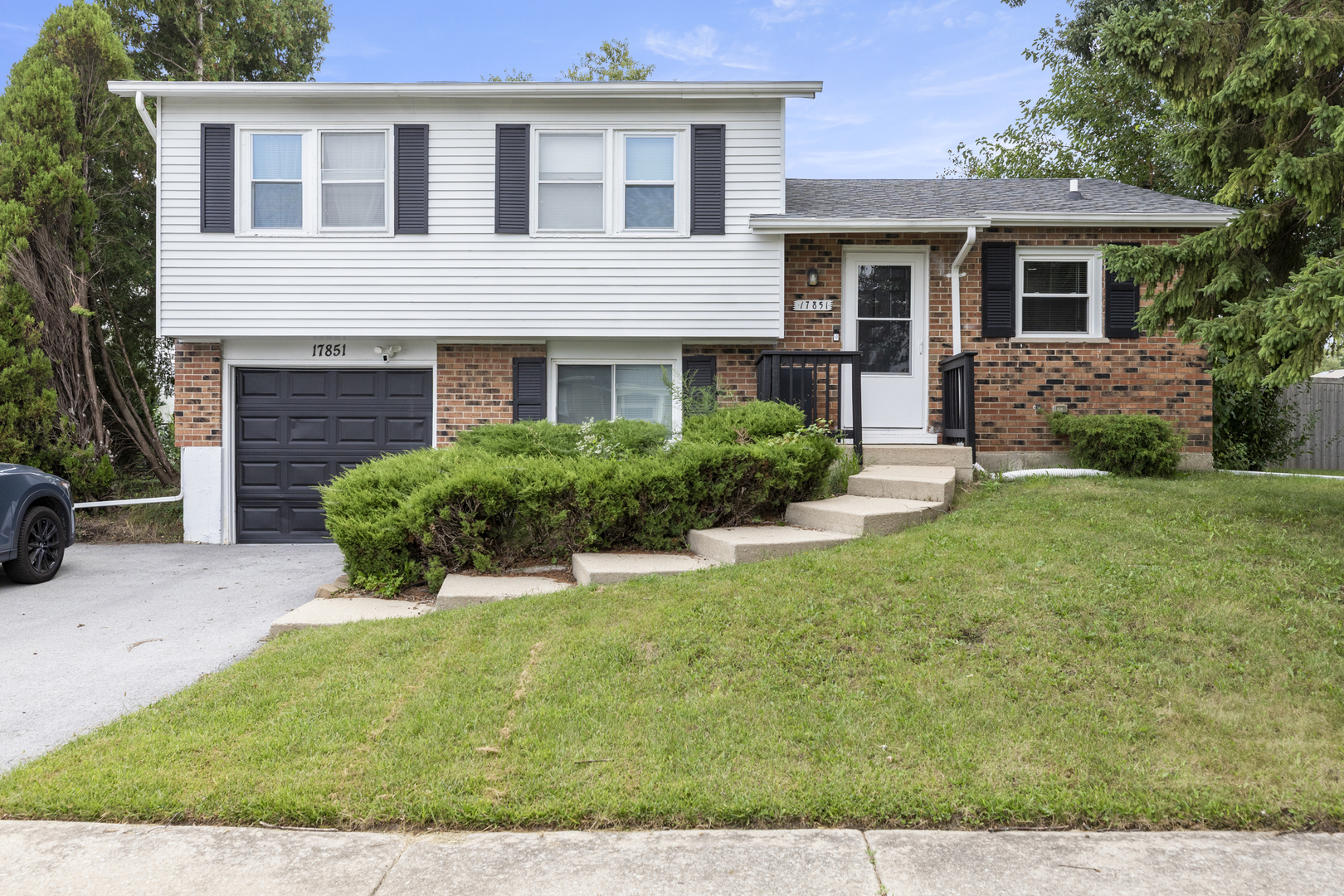 17851 Springfield Avenue Property Photo 1