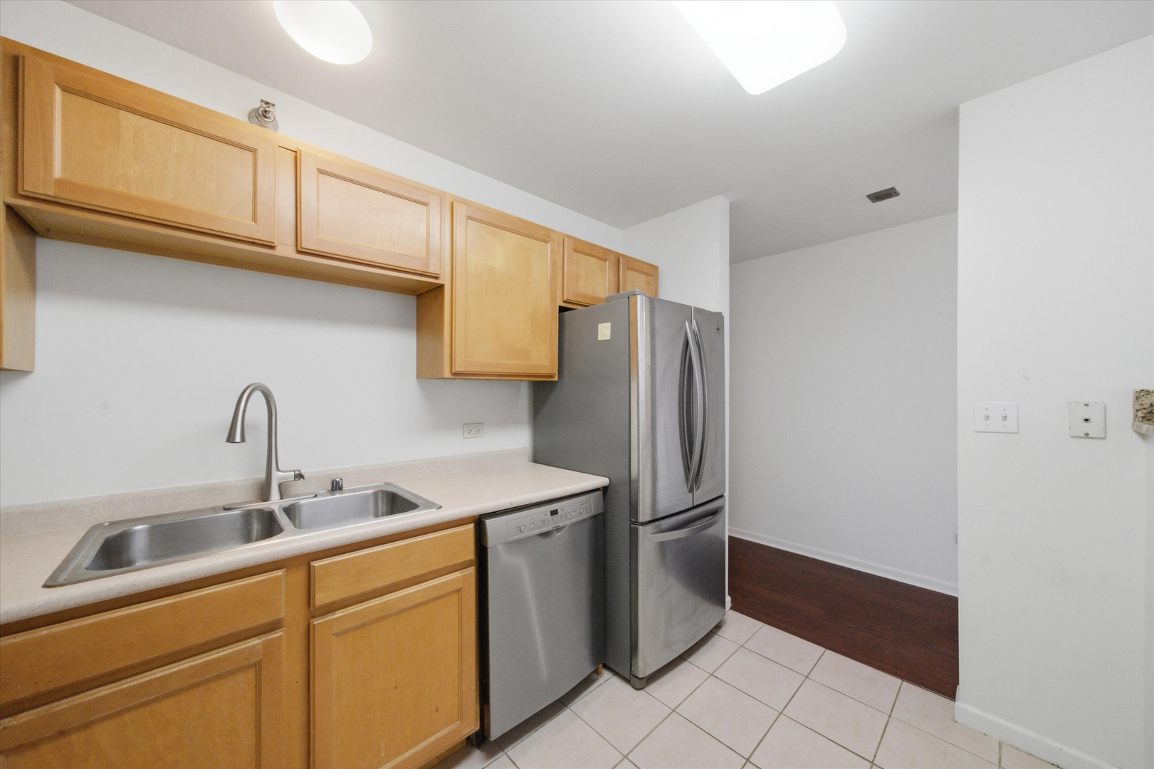 345 N Lasalle Street 1109 Property Photo 4