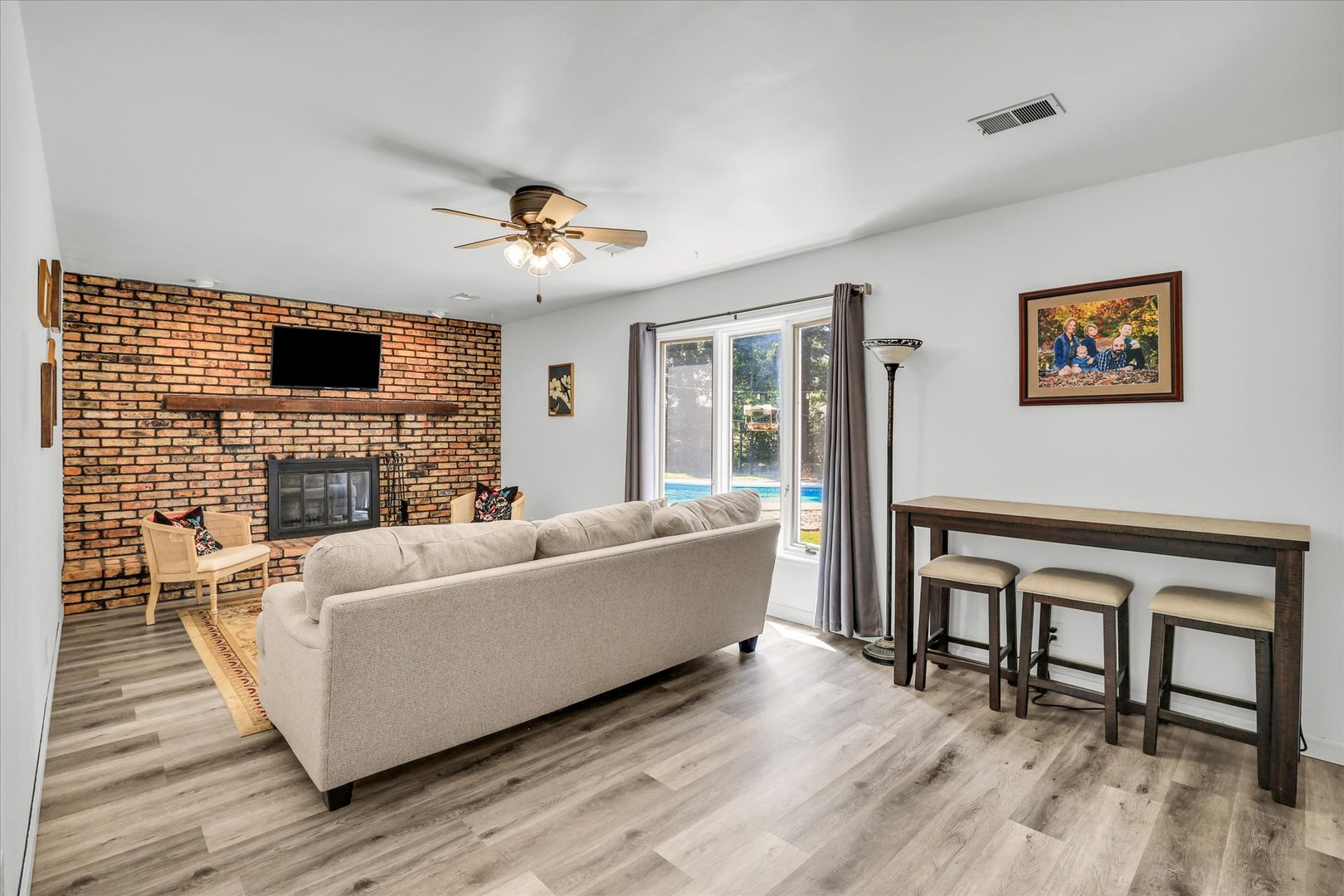 715 Cortez Drive Property Photo 3
