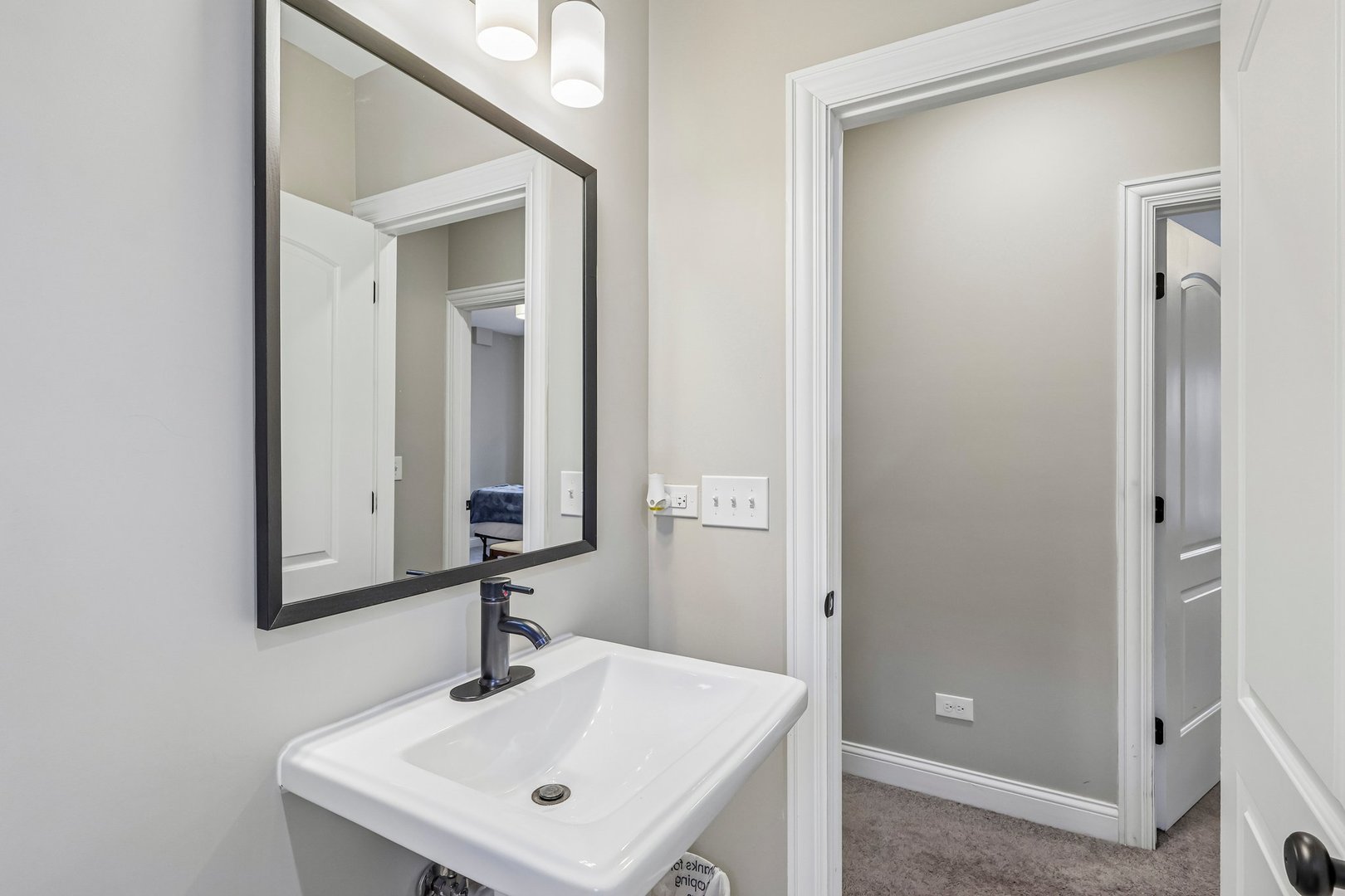 743 S Lombard Avenue Property Photo 20