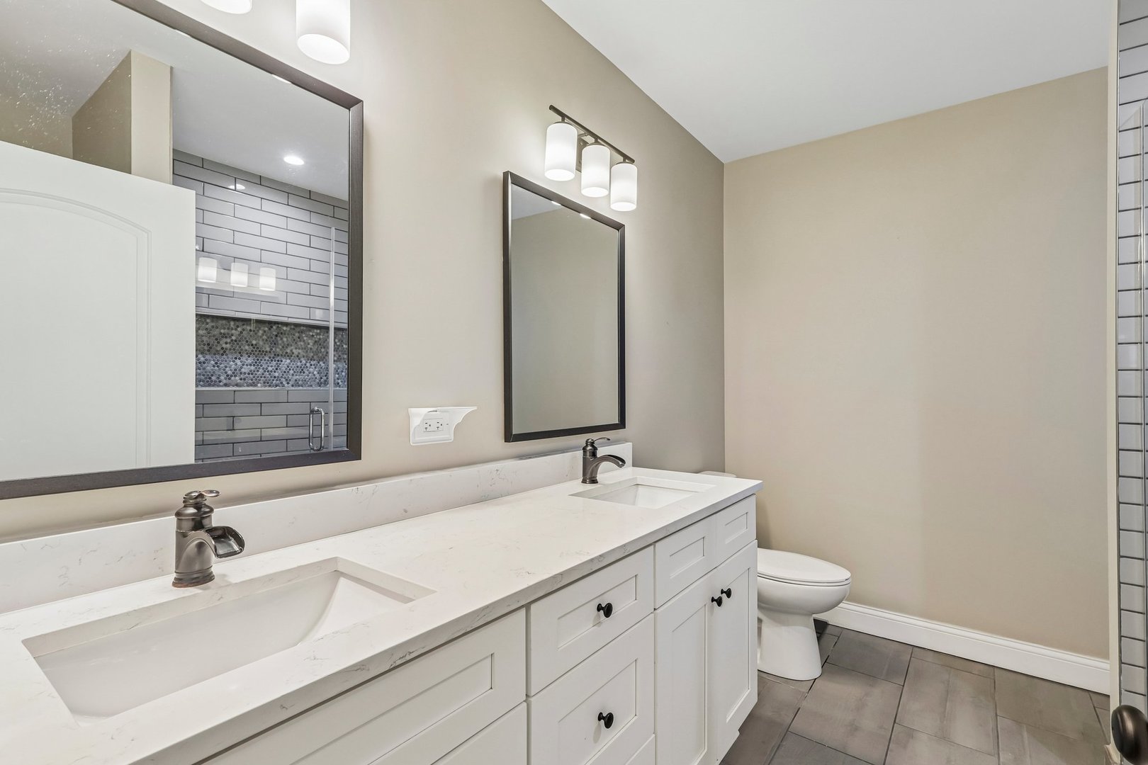 743 S Lombard Avenue Property Photo 22