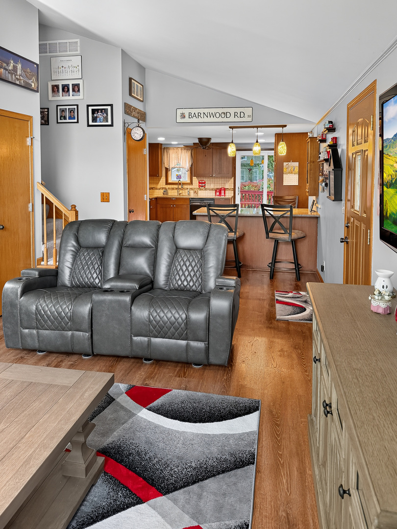 714 Walnut Lane Property Photo 4