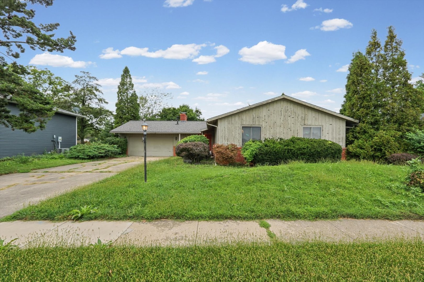 1913 Moraine Drive Property Photo 1