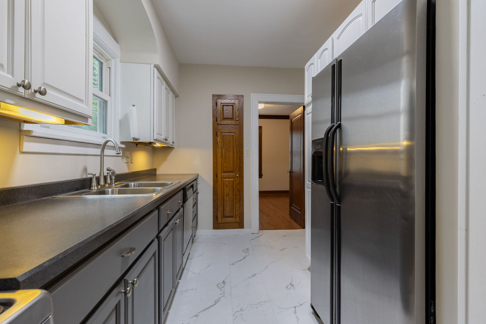 869 Shuler Street Property Photo 7
