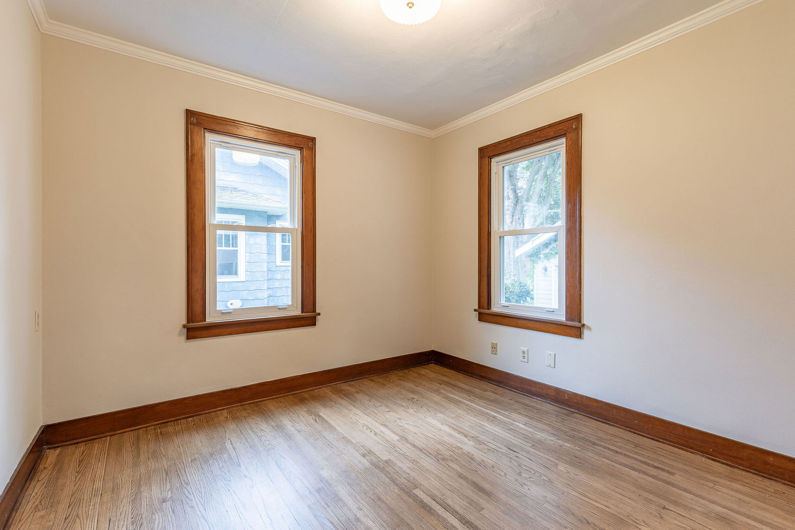 869 Shuler Street Property Photo 8