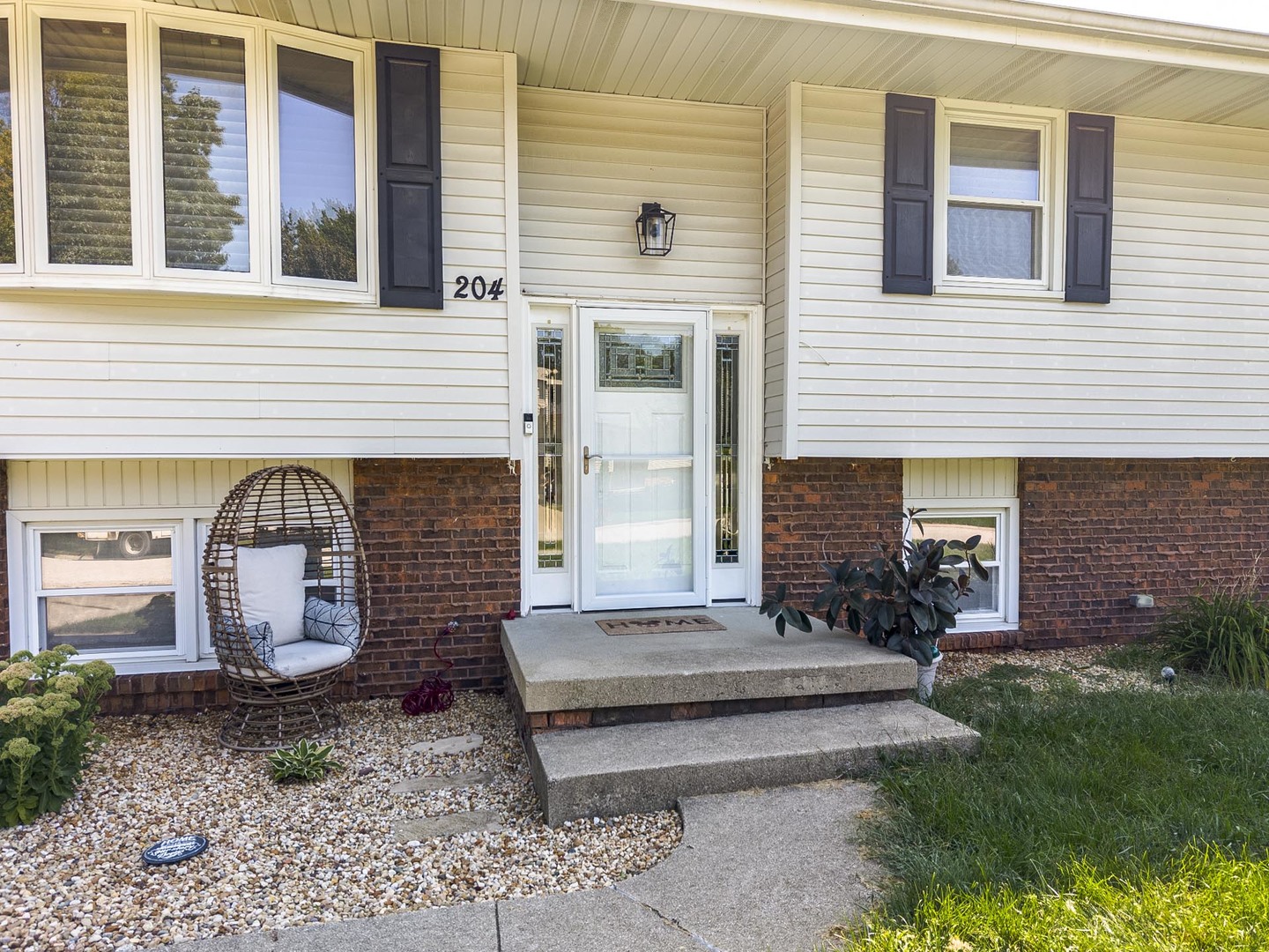 204 Rebecca Lane Property Photo 3