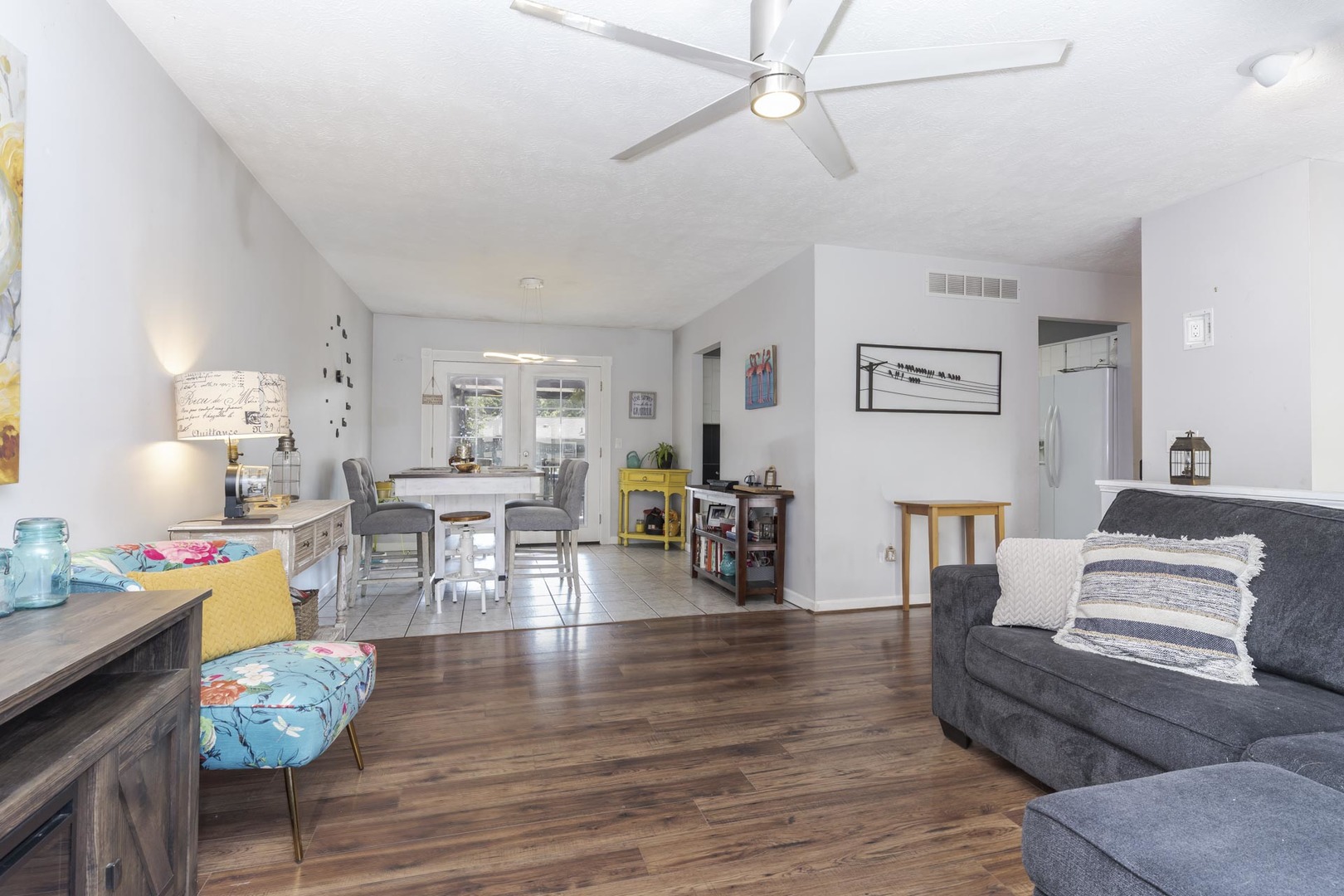 204 Rebecca Lane Property Photo 12