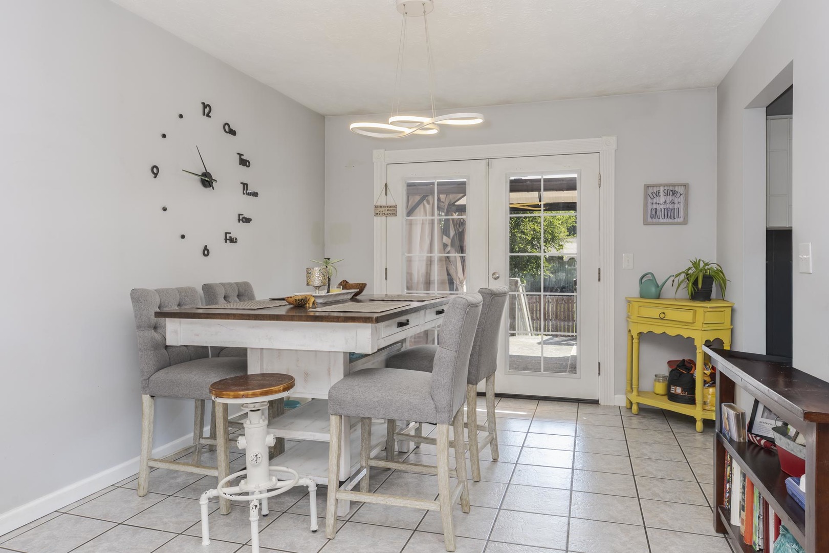 204 Rebecca Lane Property Photo 13