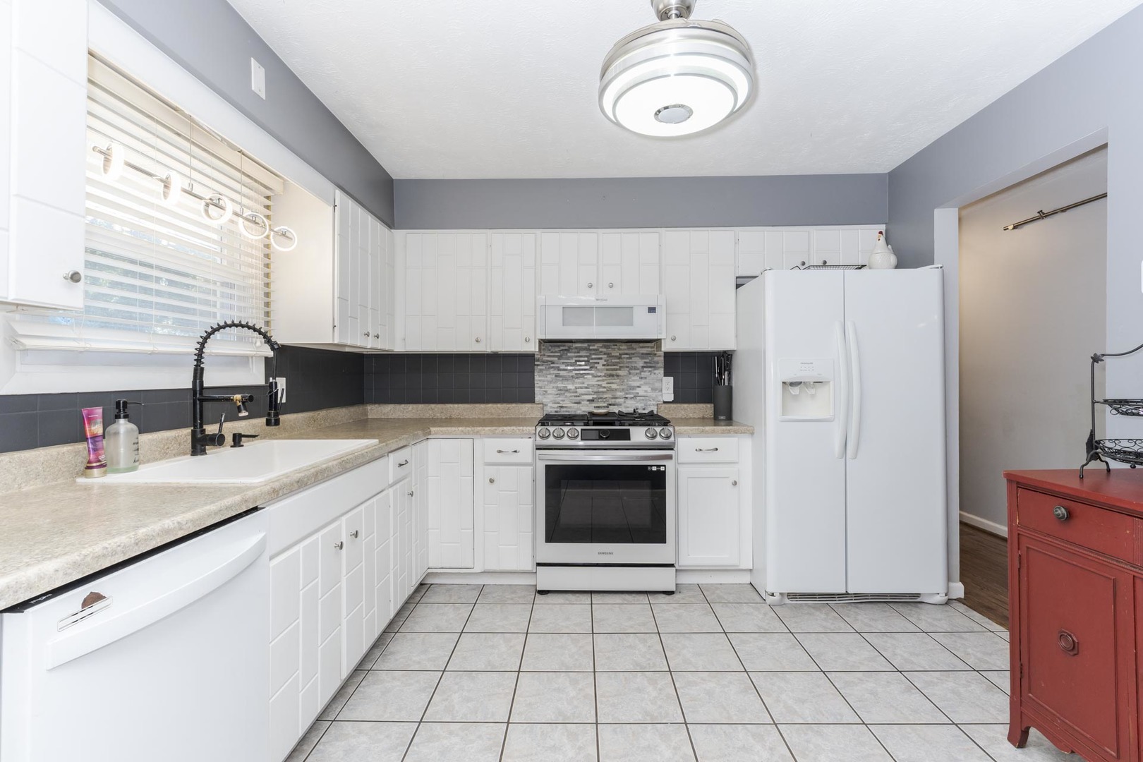 204 Rebecca Lane Property Photo 15