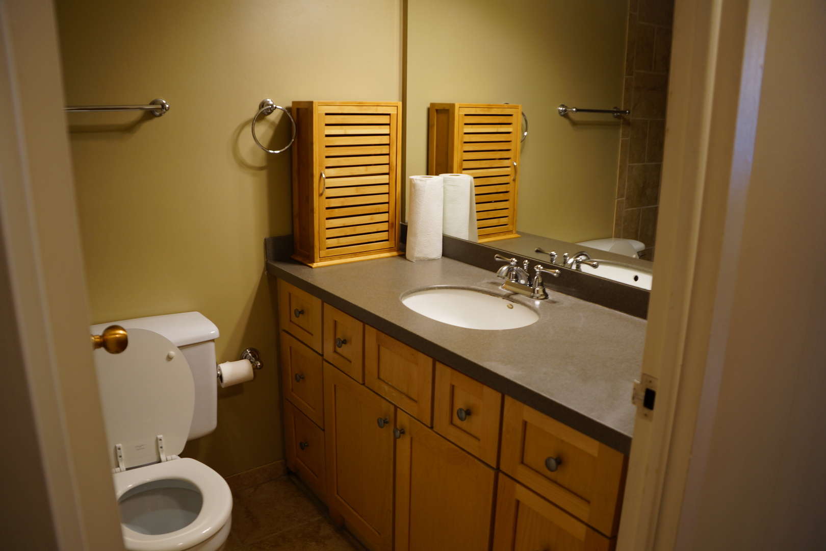 211 E Ohio Street 923 Property Photo 5