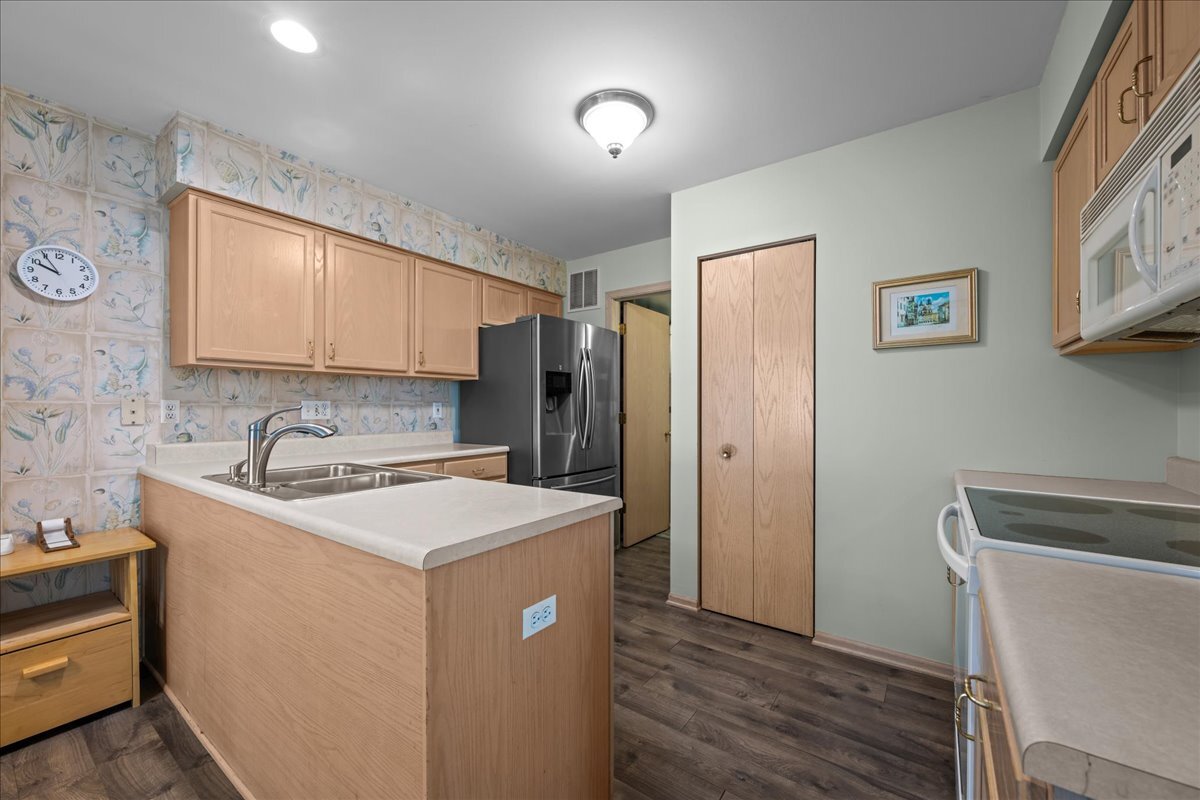 1641 Abington Lane Property Photo 10