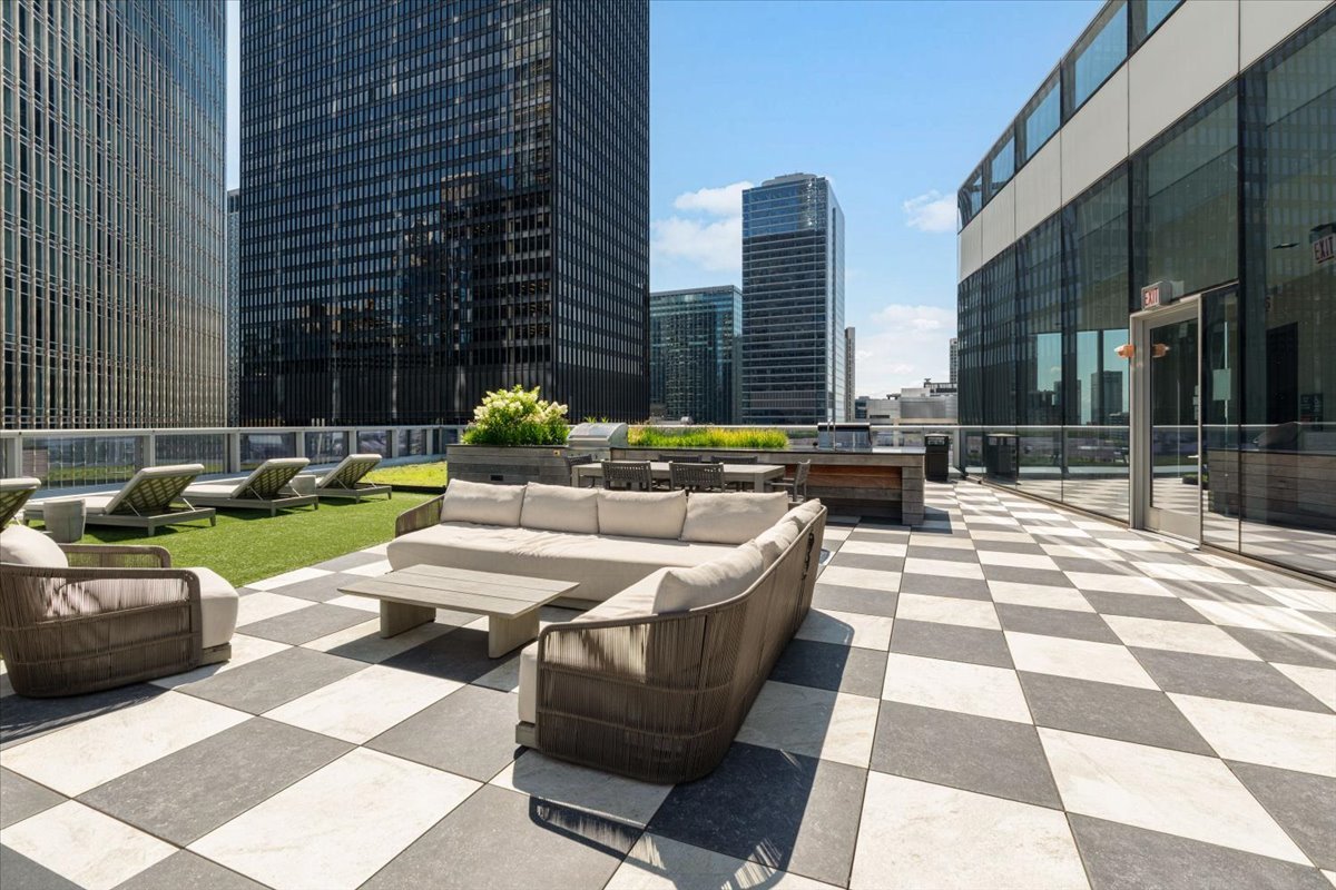 403 N Wabash Avenue 10b Property Photo 30