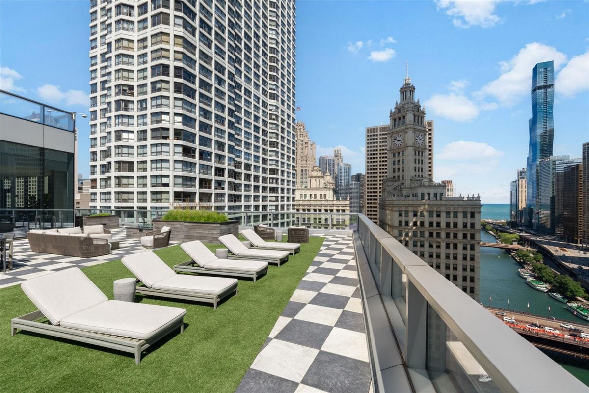403 N Wabash Avenue 10b Property Photo 32