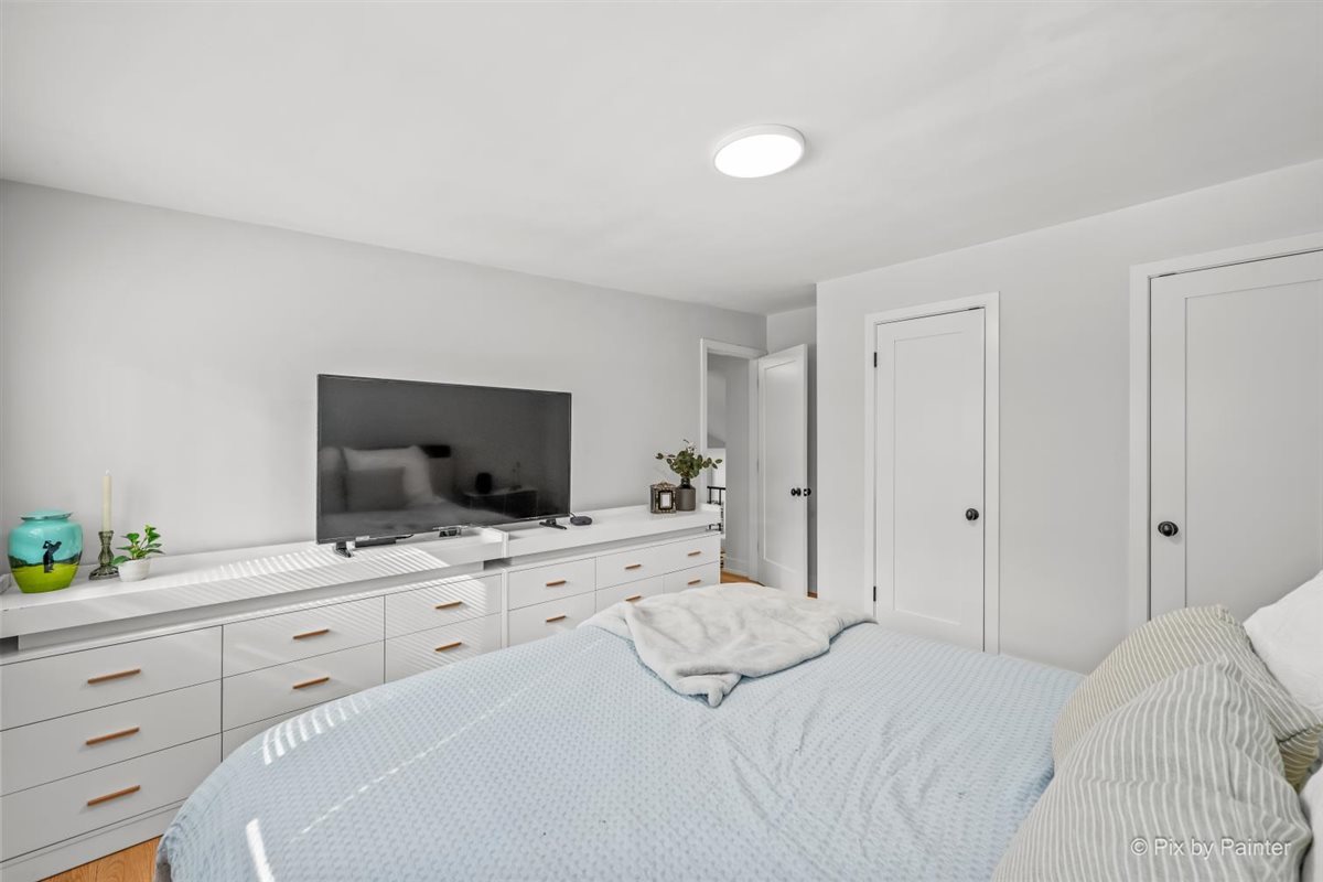 714 Western Avenue Property Photo 10