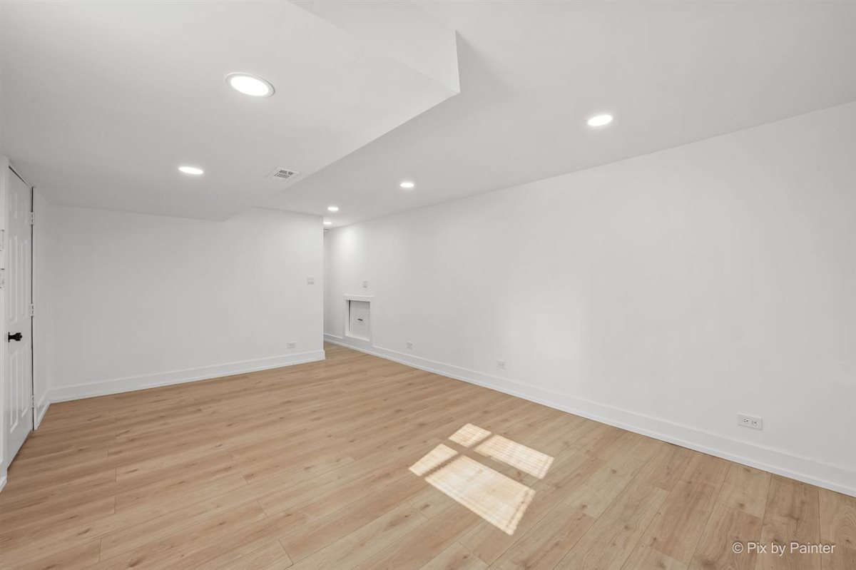 714 Western Avenue Property Photo 15