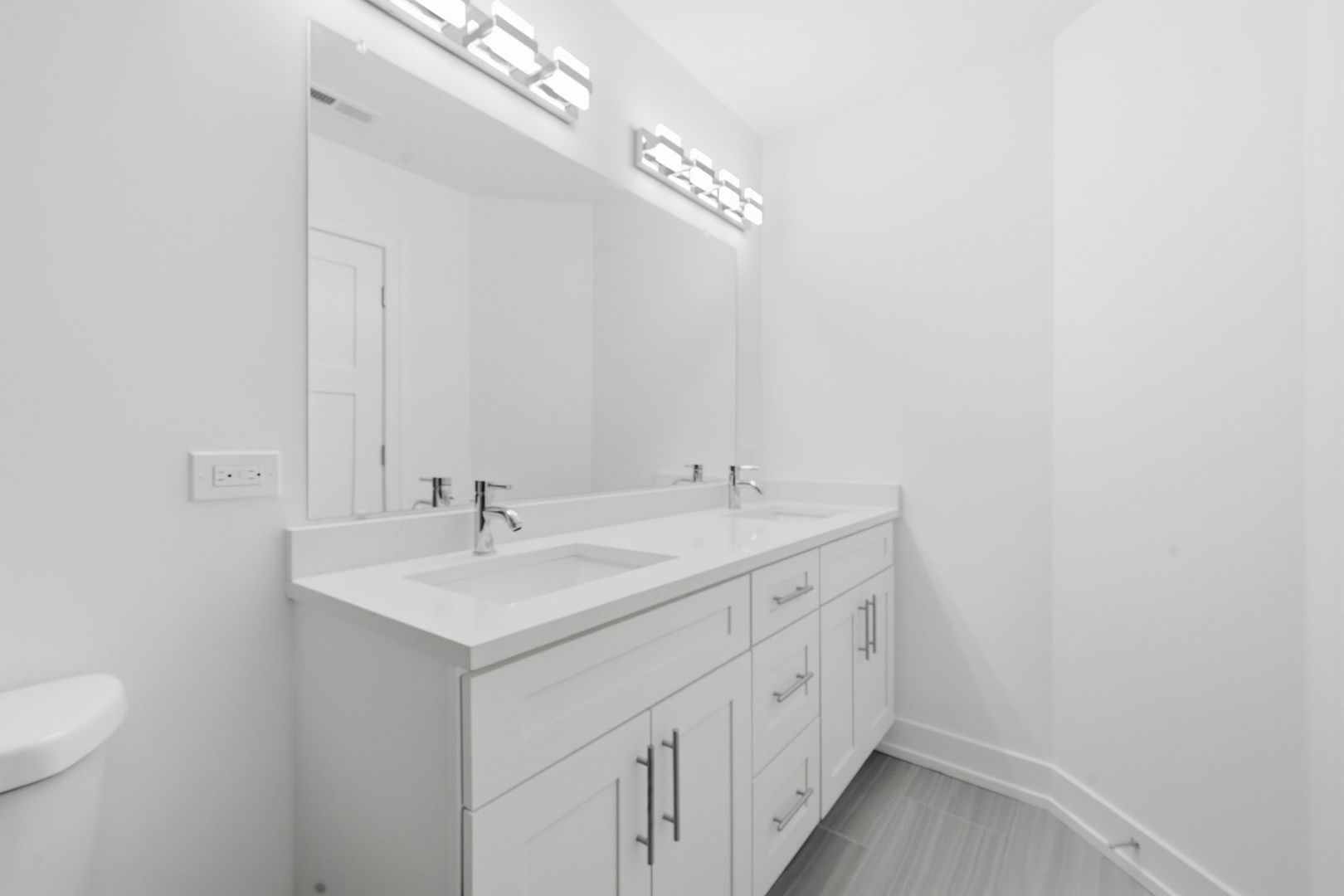 6939 W 95th Place Property Photo 14