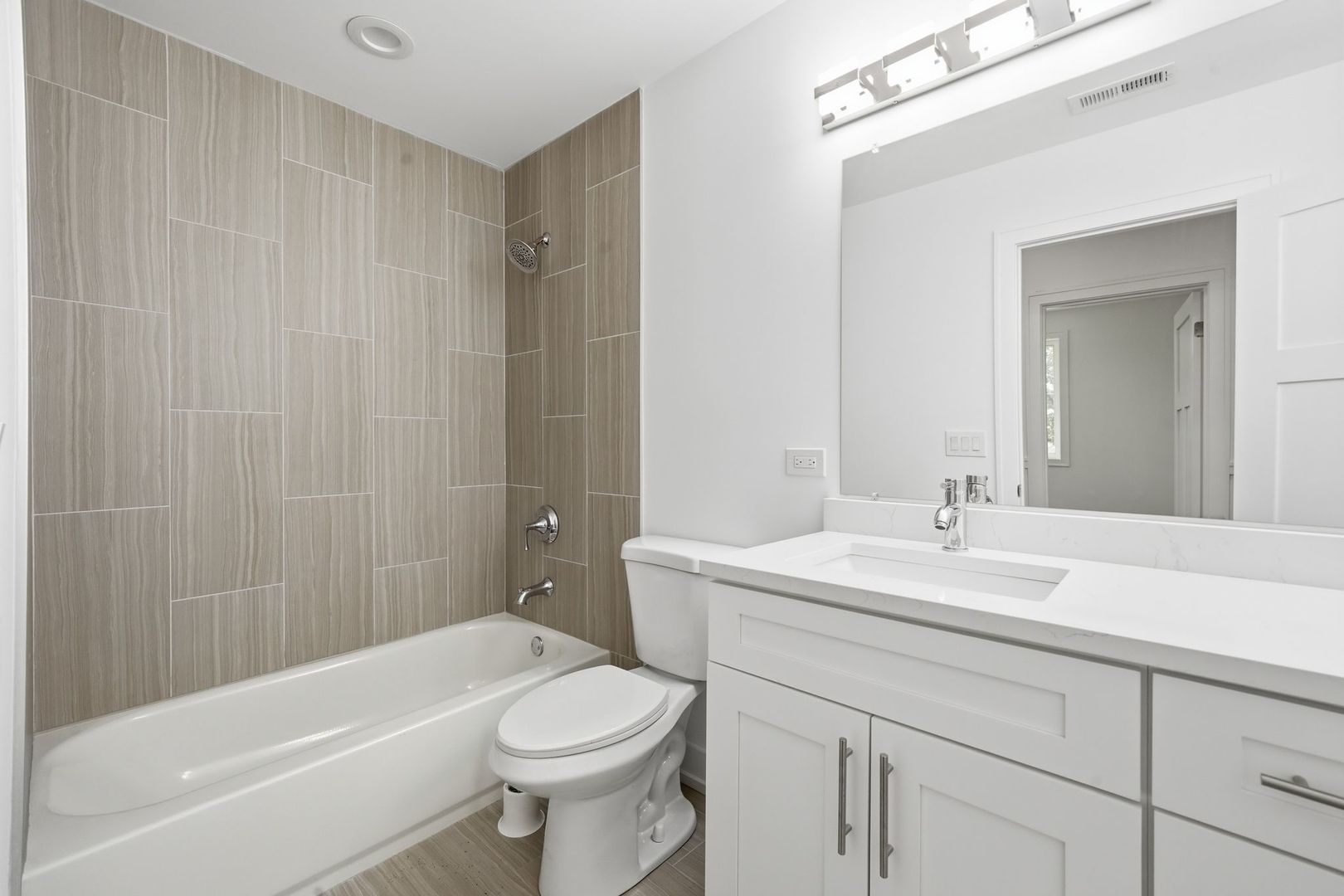 6939 W 95th Place Property Photo 15