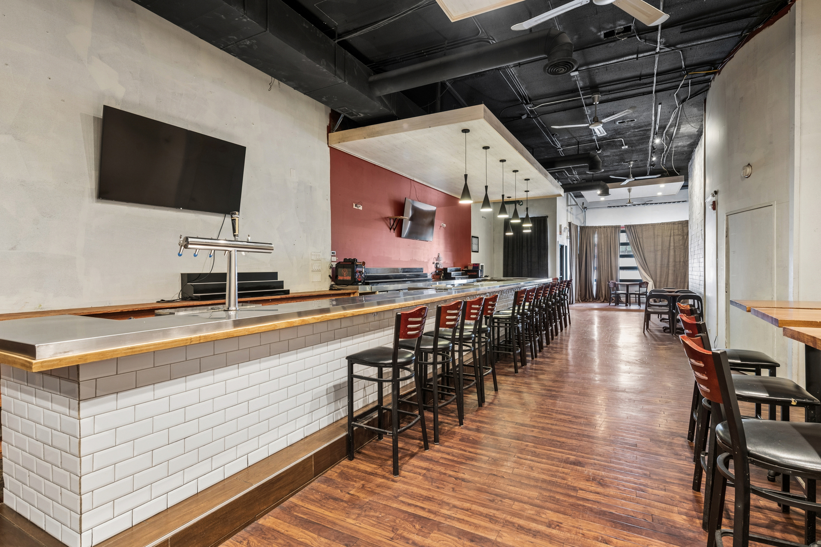 310 S Halsted Street Property Photo 6