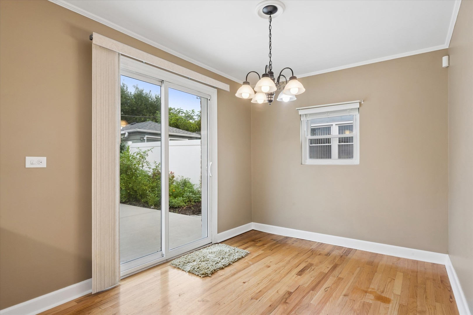 944 S Ardmore Avenue Property Photo 13