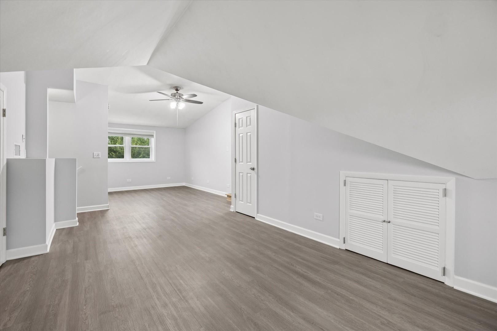 944 S Ardmore Avenue Property Photo 18