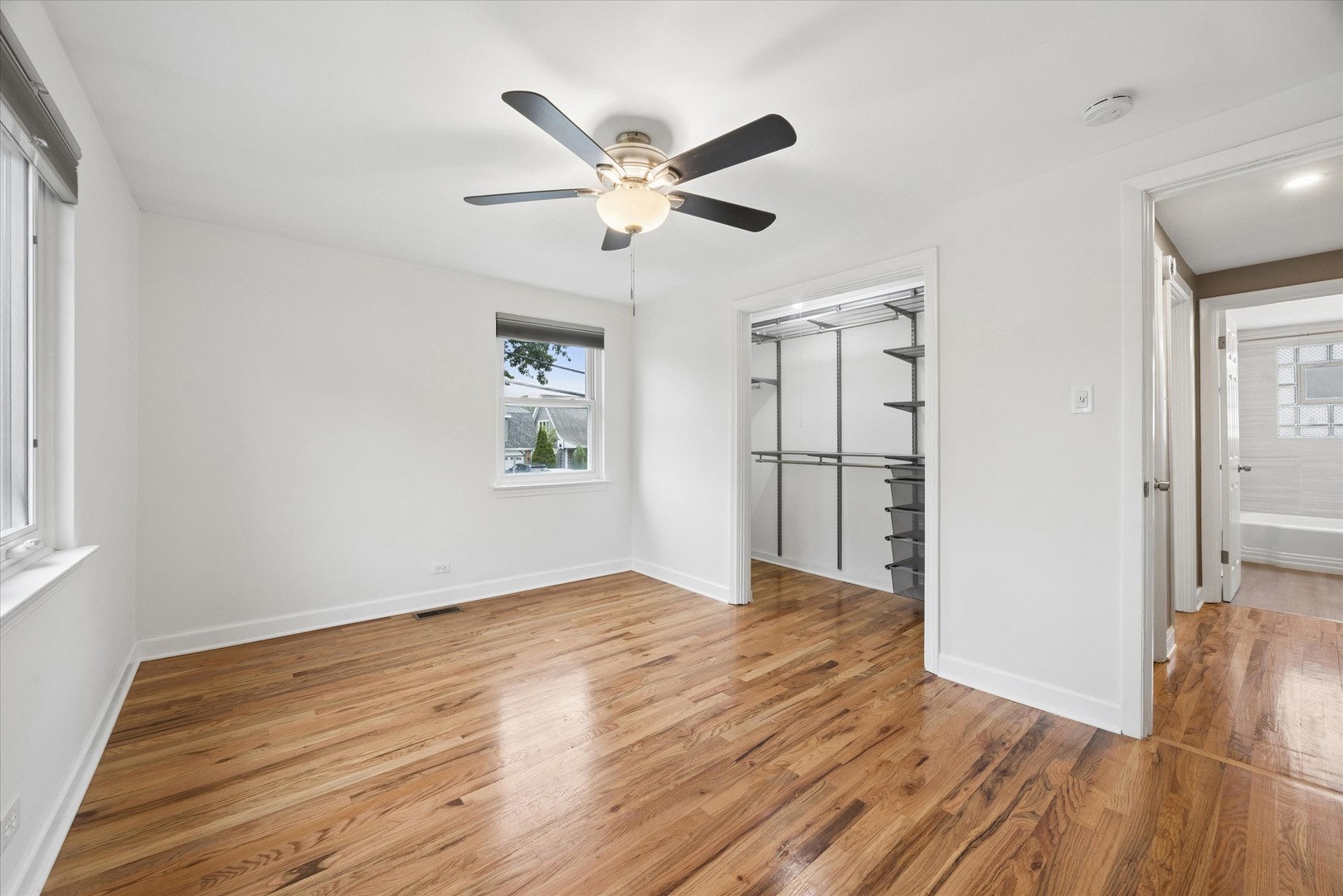 944 S Ardmore Avenue Property Photo 22