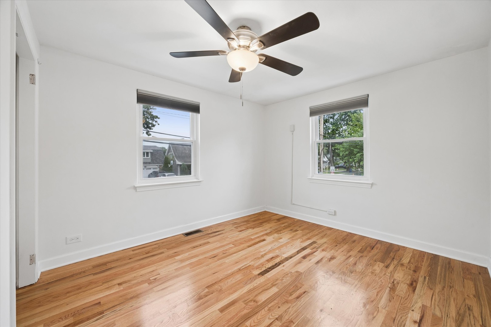 944 S Ardmore Avenue Property Photo 23