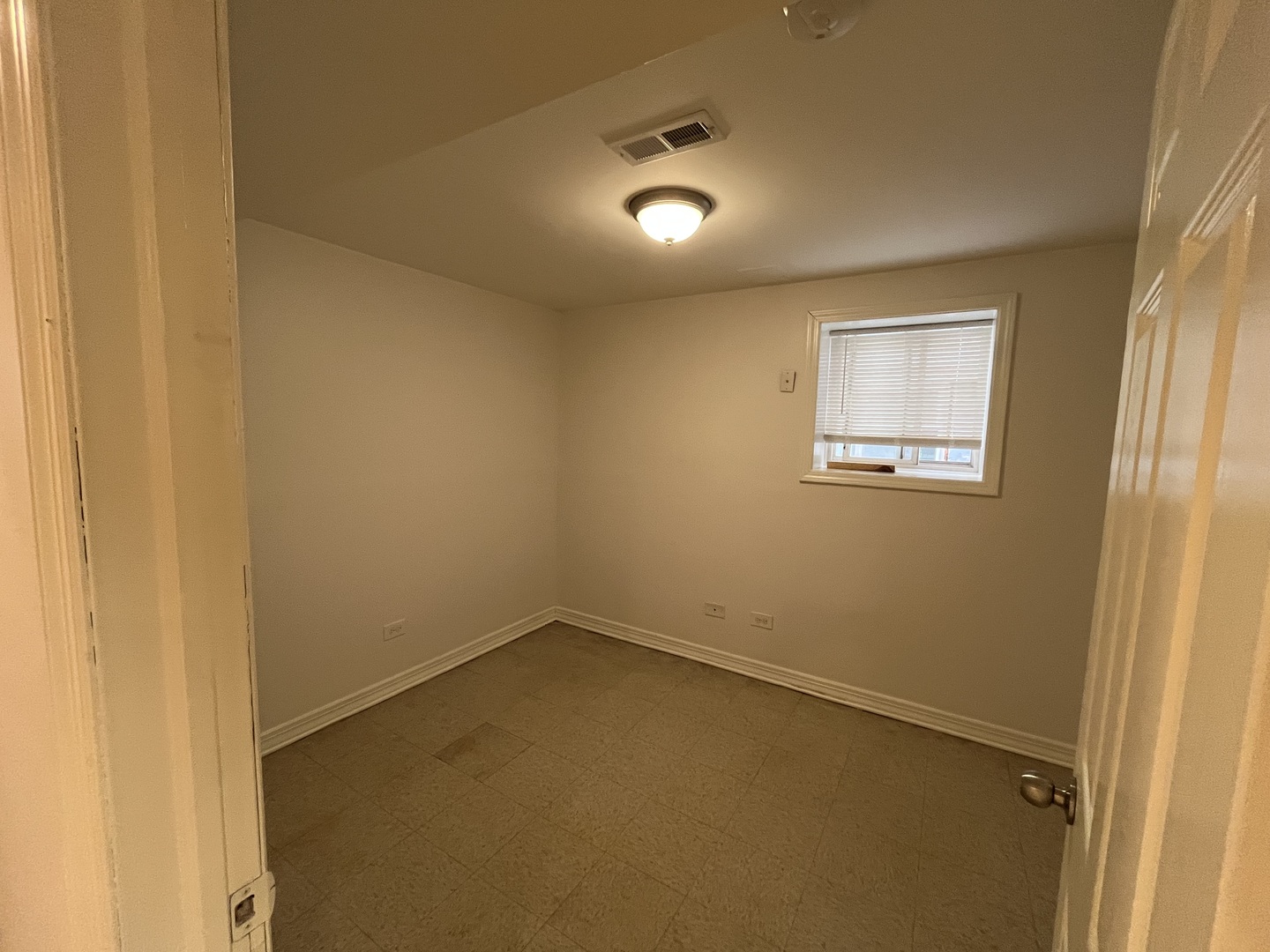4345 S Artesian Avenue Bsmt Property Photo 6