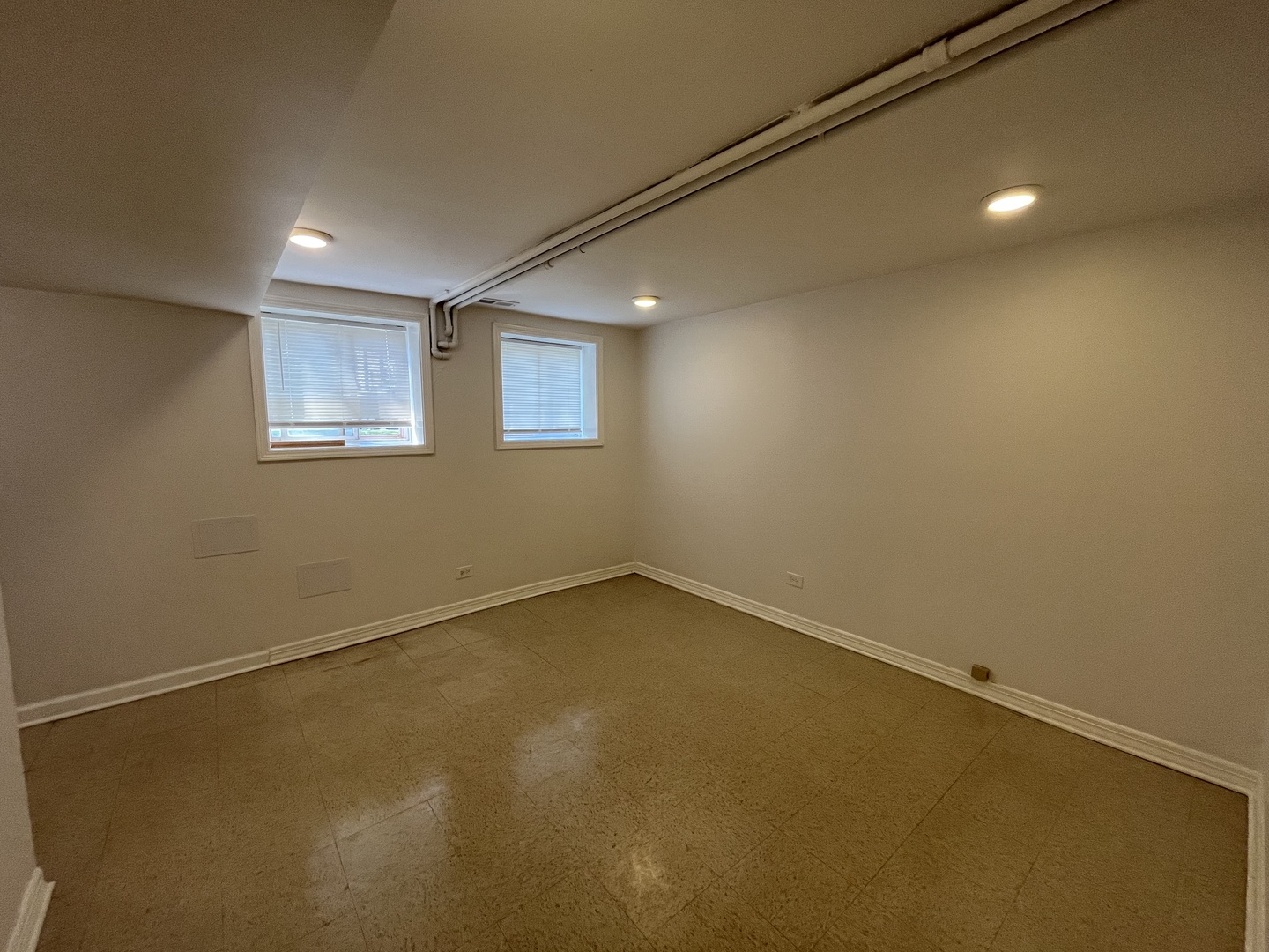 4345 S Artesian Avenue Bsmt Property Photo 12