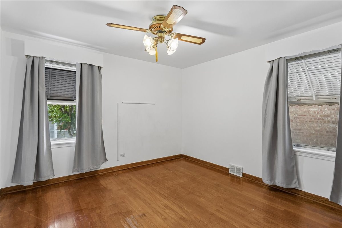 3933 Oak Park Avenue Property Photo 6
