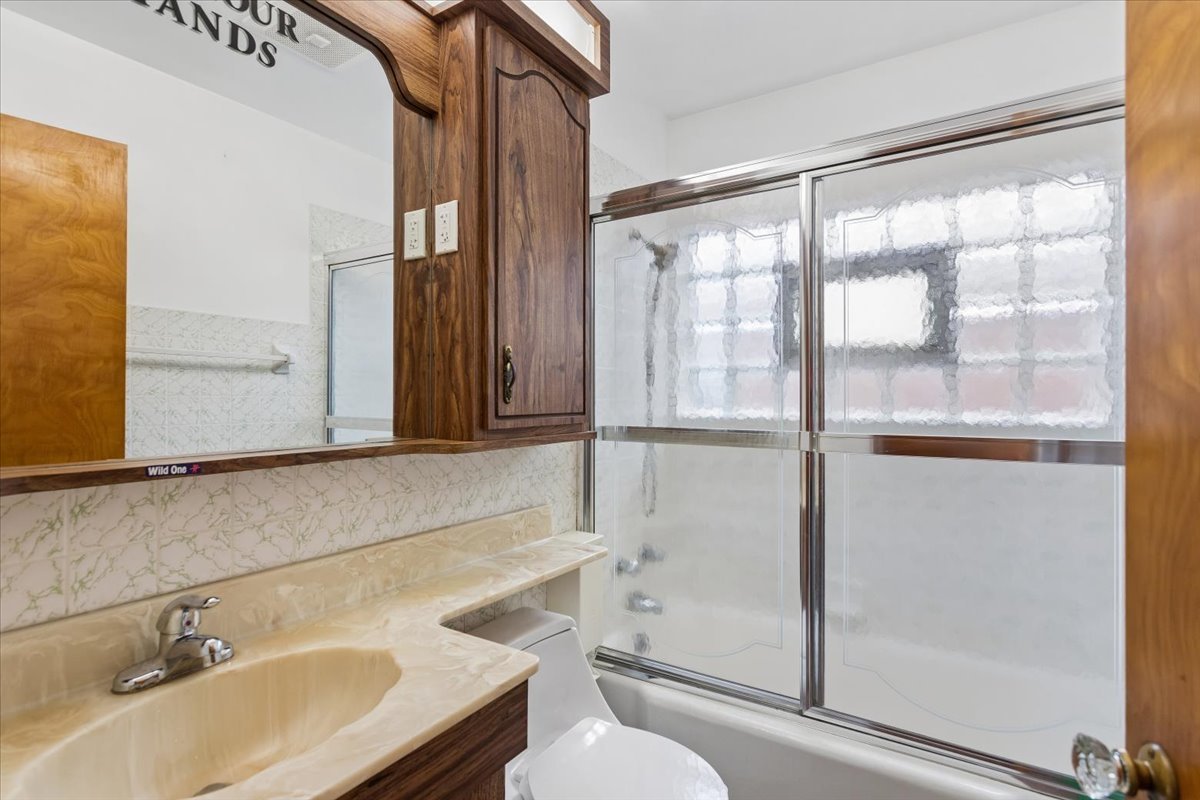 3933 Oak Park Avenue Property Photo 10