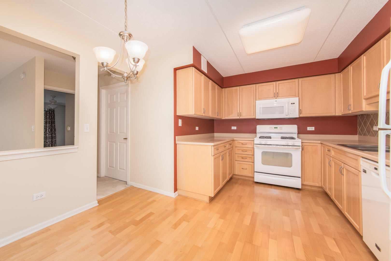 6815 N Milwaukee Avenue 507 Property Photo 5