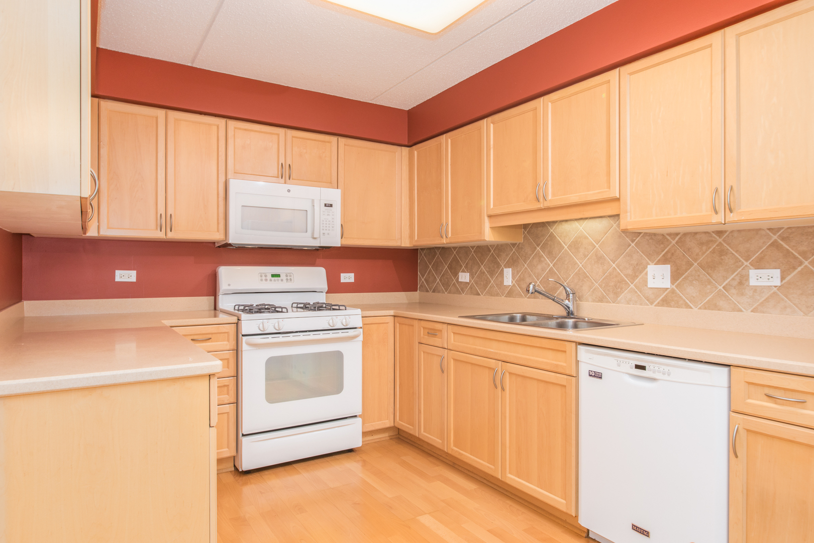 6815 N Milwaukee Avenue 507 Property Photo 6
