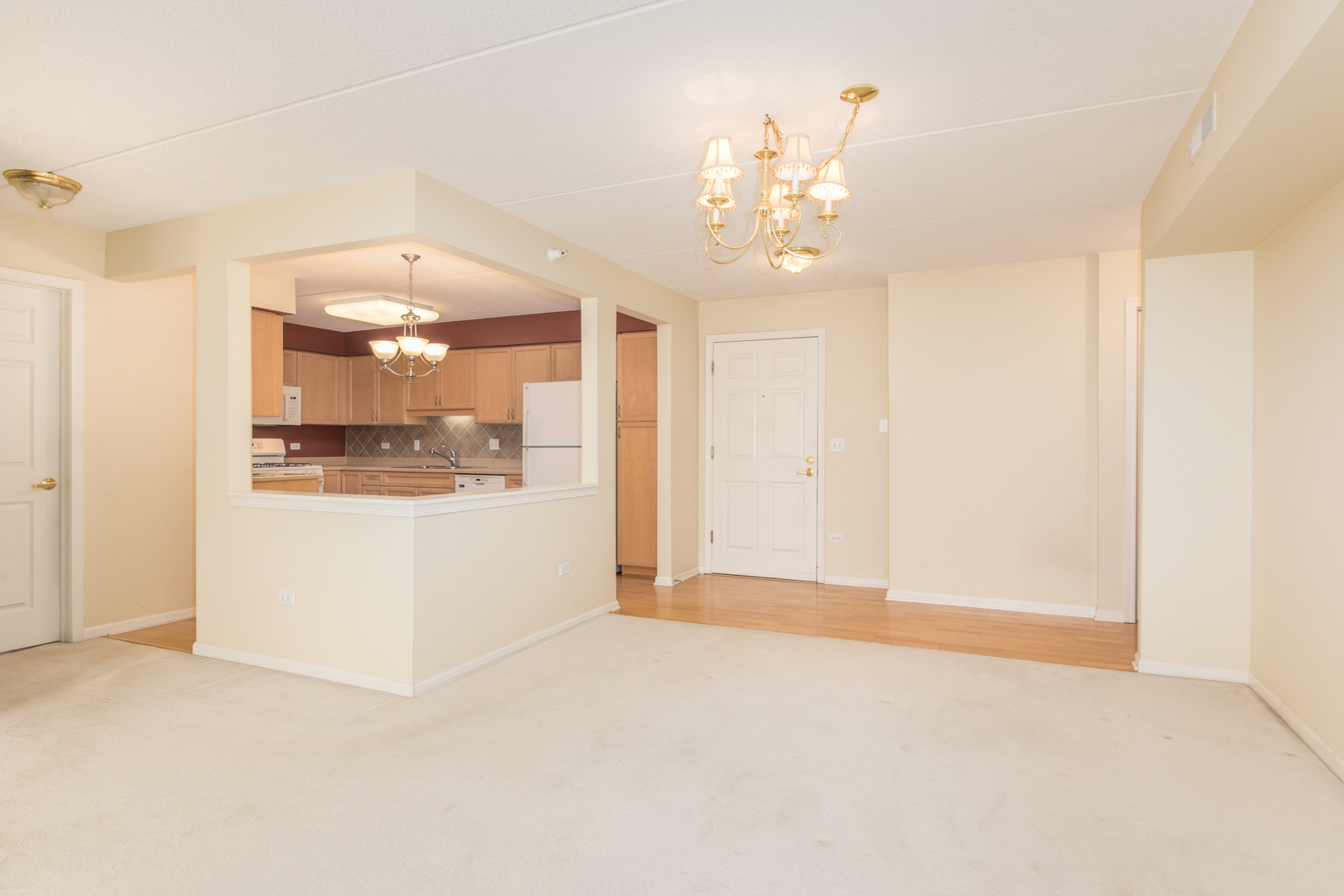 6815 N Milwaukee Avenue 507 Property Photo 8