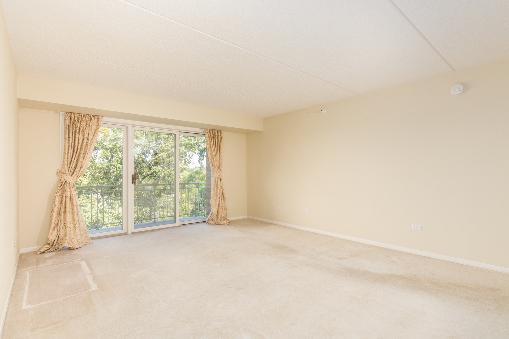 6815 N Milwaukee Avenue 507 Property Photo 10
